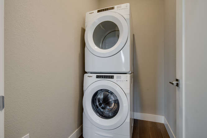 6619 E Lowry Blvd 306 Unit 306-small-042-032-Laundry Room1-666x444-72dpi.jpg