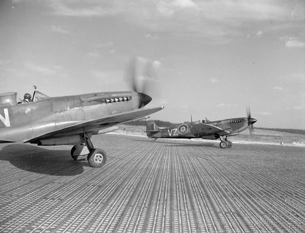 Supermarine Spitfire IXE aircraft of No. 412 (Falcon) Squadron, RCAF, preparing for takeoff.Credit: Canada. Dept. of National Defence / Library and Archives Canada / PA-136915 Credit: Canada. Dept. of National Defence / Library and Archives Canada / PA-136915