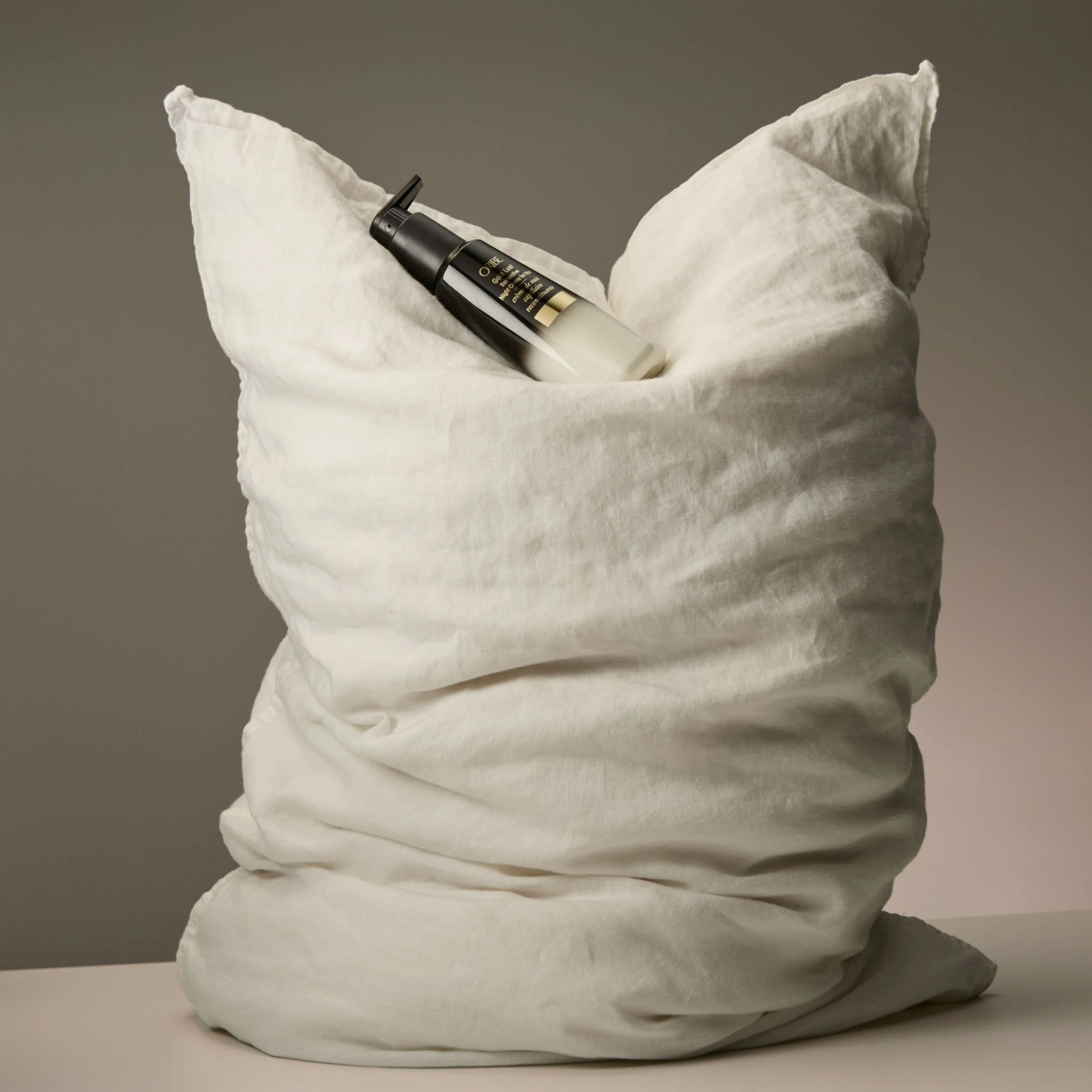 Wake Up to Healthier Hair: Meet Oribe’s New Gold Lust Restorative Night Crème