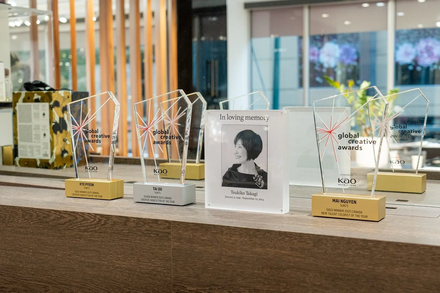 We’re beyond proud to share that Tai Do, Kye Pyeon, and Mai Nguyen brought the wins home to Suki’s Downtown! 🏆✨
@kyepyeon_hair — Gold Winner for Creative Haircutter of the Year 2025 (Canada)
@hairbytaido — Silver Winner for