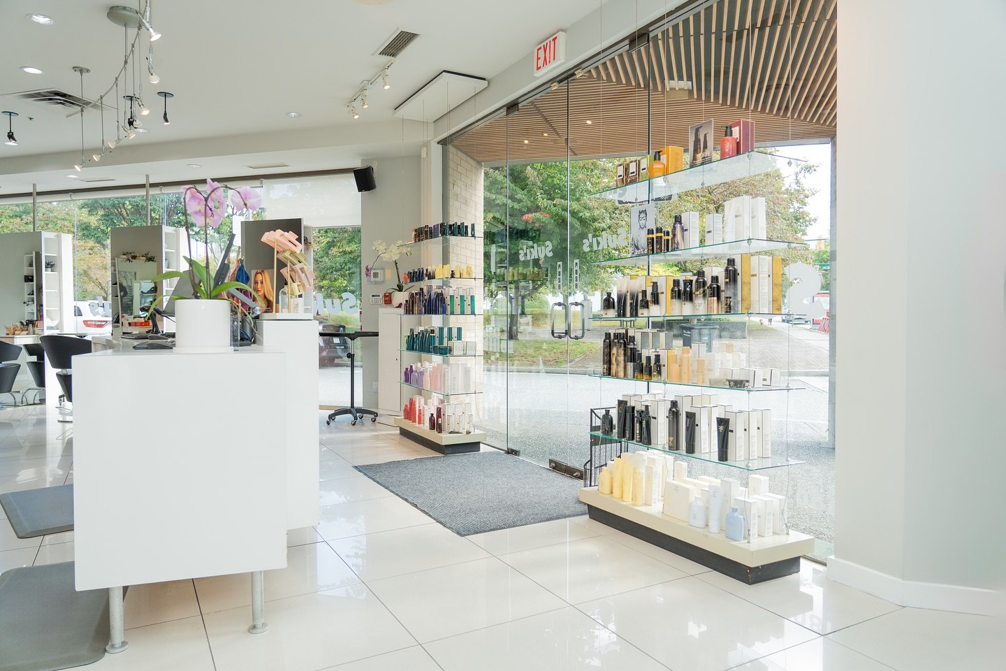 Suki&rsquo;s First Avenue &mdash; where elevated beauty meets the calm energy of Kitsilano. ✨

📍1805 West 1st Avenue, Vancouver
📞 604.732.9101 | ✉️ kitsilano@sukis.com

Monday - Saturday: 9AM - 6:30PM
Sunday: CLOSED
