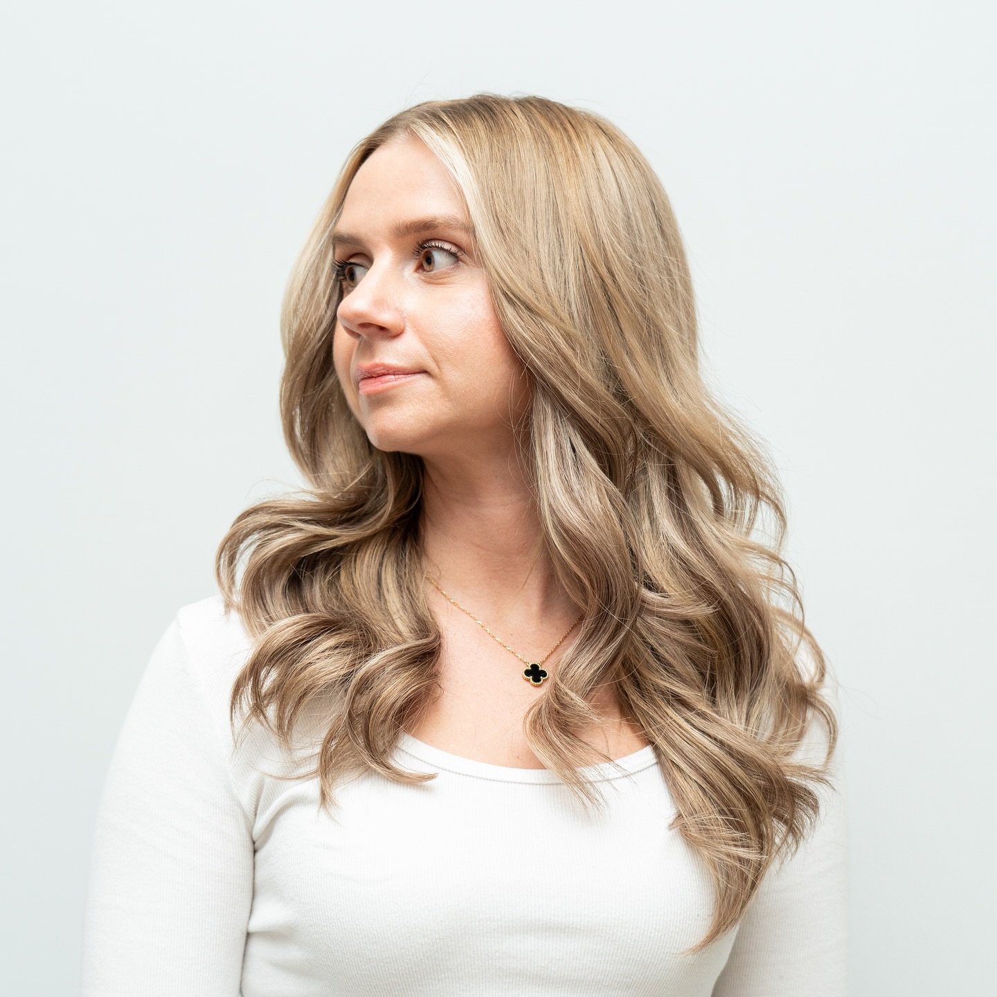The next generation of hair extensions ✨

@alchymiahair&rsquo;s Express Butterfly Weft delivers a no-sew, stitch-free install with a flat, seamless base&mdash;lightweight, invisible, and fully customizable for a truly luxury experience.

#alchymiahai