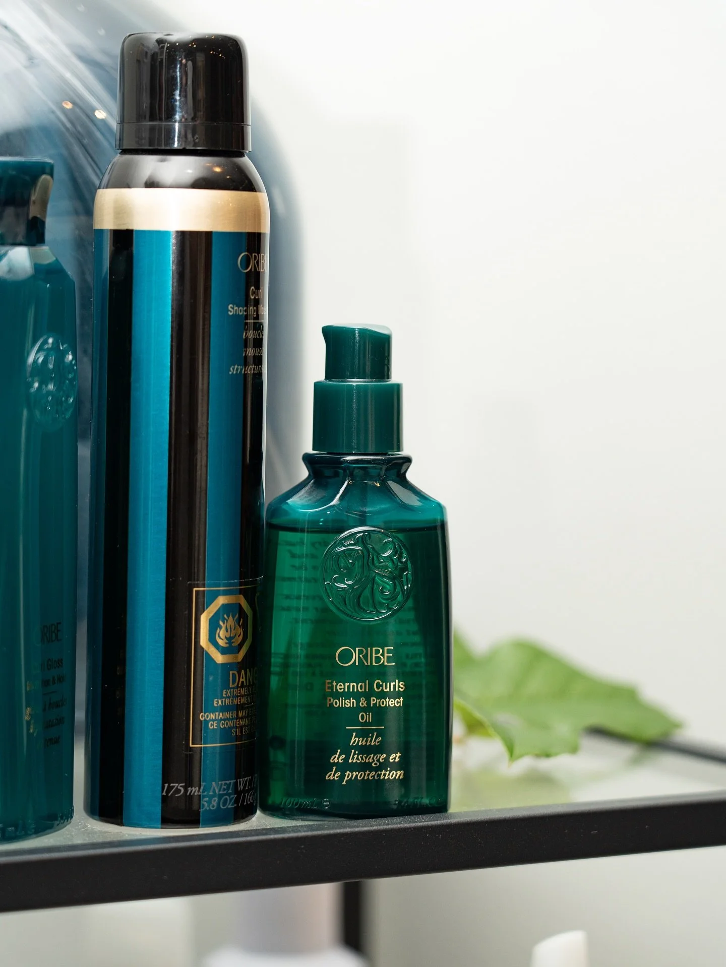 Defined curls, polished shine ✨

Oribe Eternal Curls Polish &amp; Protect Oil deeply nourishes, enhances curl definition, and creates a protective barrier to keep curls healthy, smooth, and shiny.

#oribe #oribeobsessed #oribehaircare