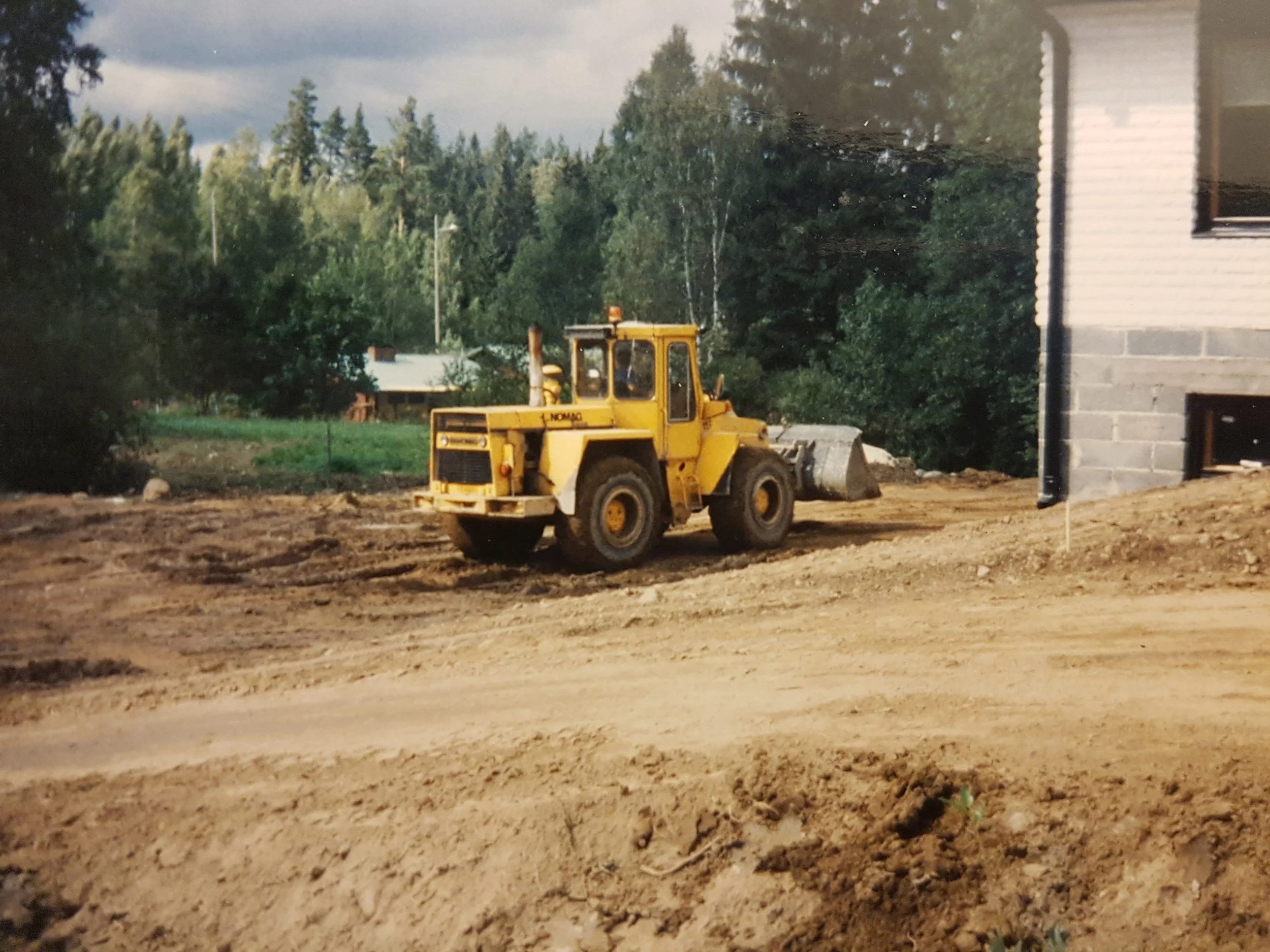 Sivenius_yritys_vanha_työkone.jpg