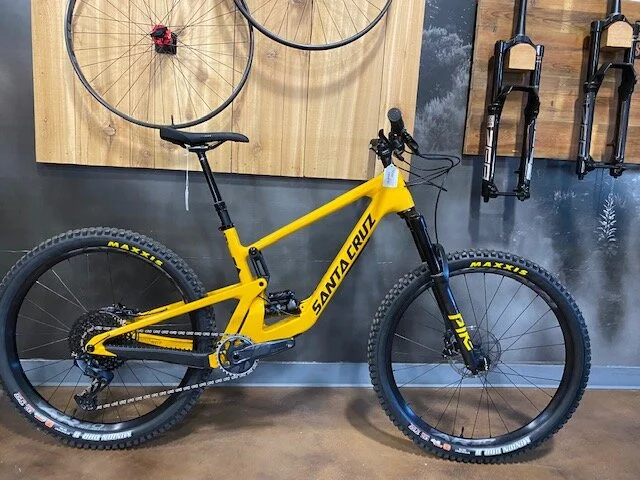 2022 Santa Cruz 5010, S-Build, Golden 