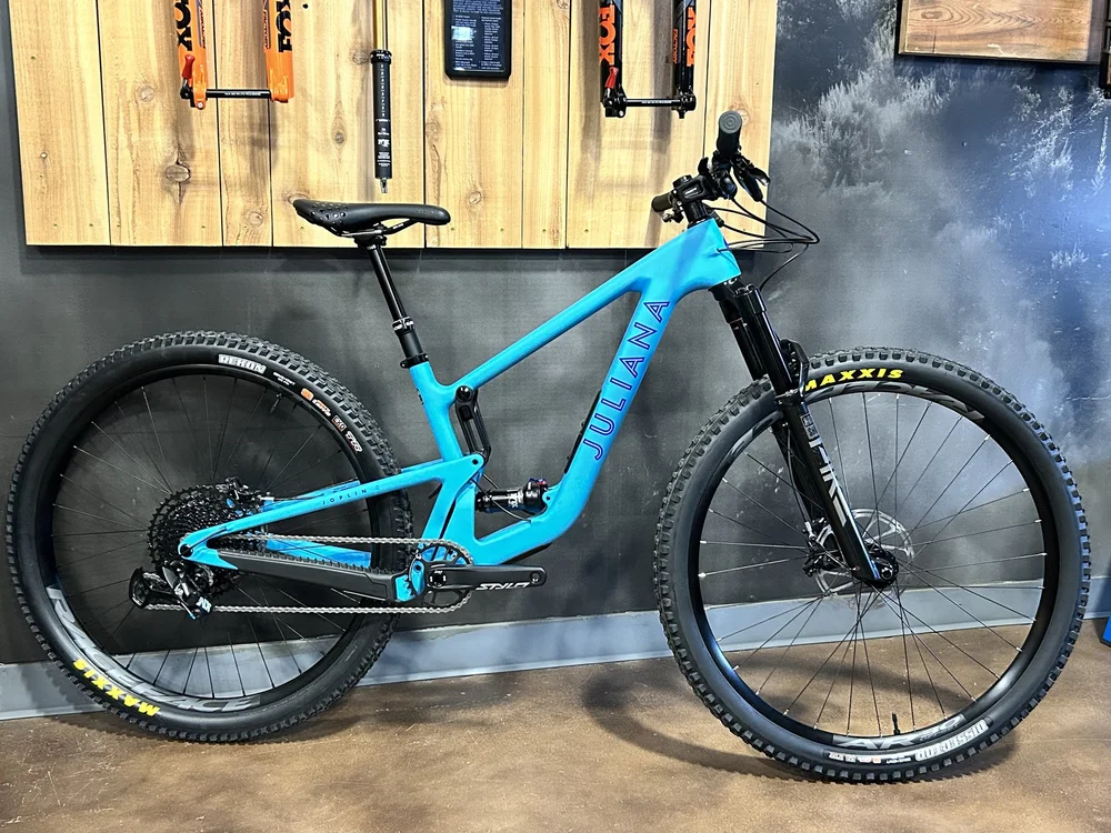 2023 Juliana Joplin, R-Build, Matte Bluebird — MOJO WHEELS