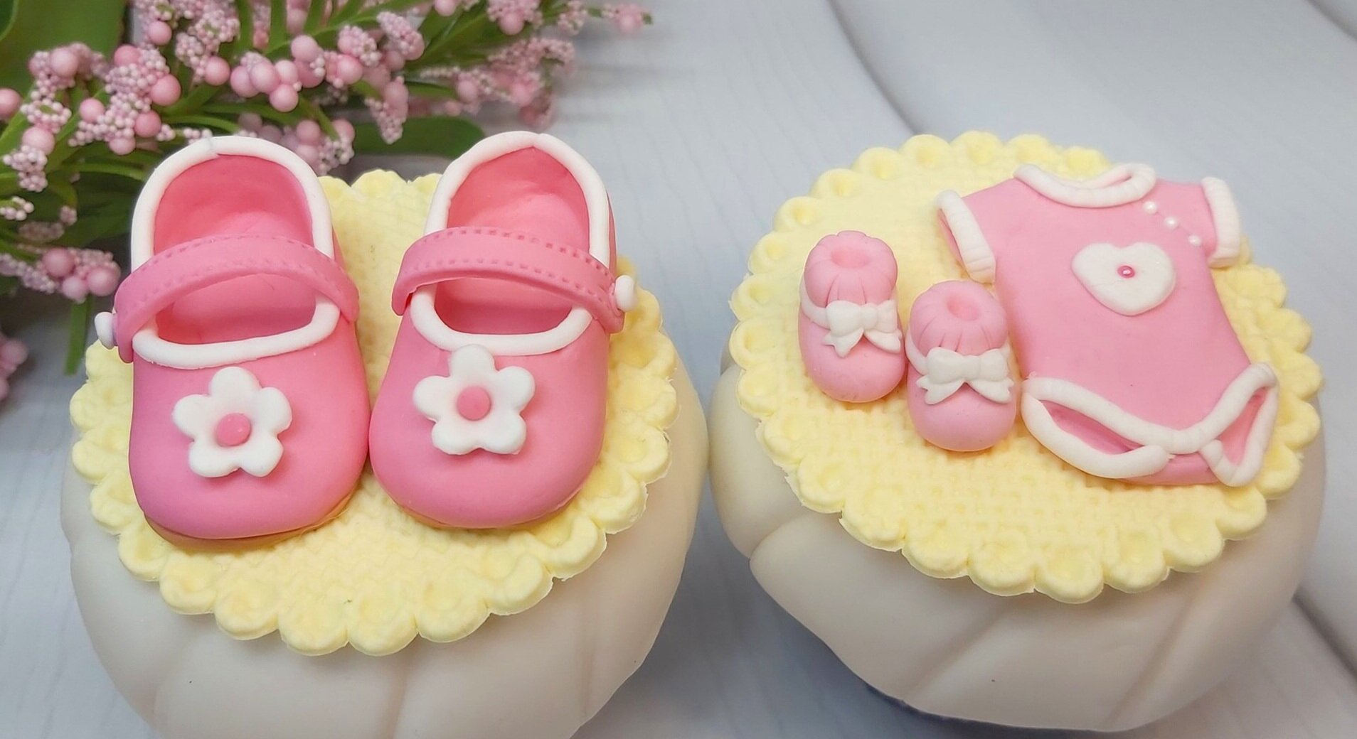 Baby booties & onesie cupcake topper