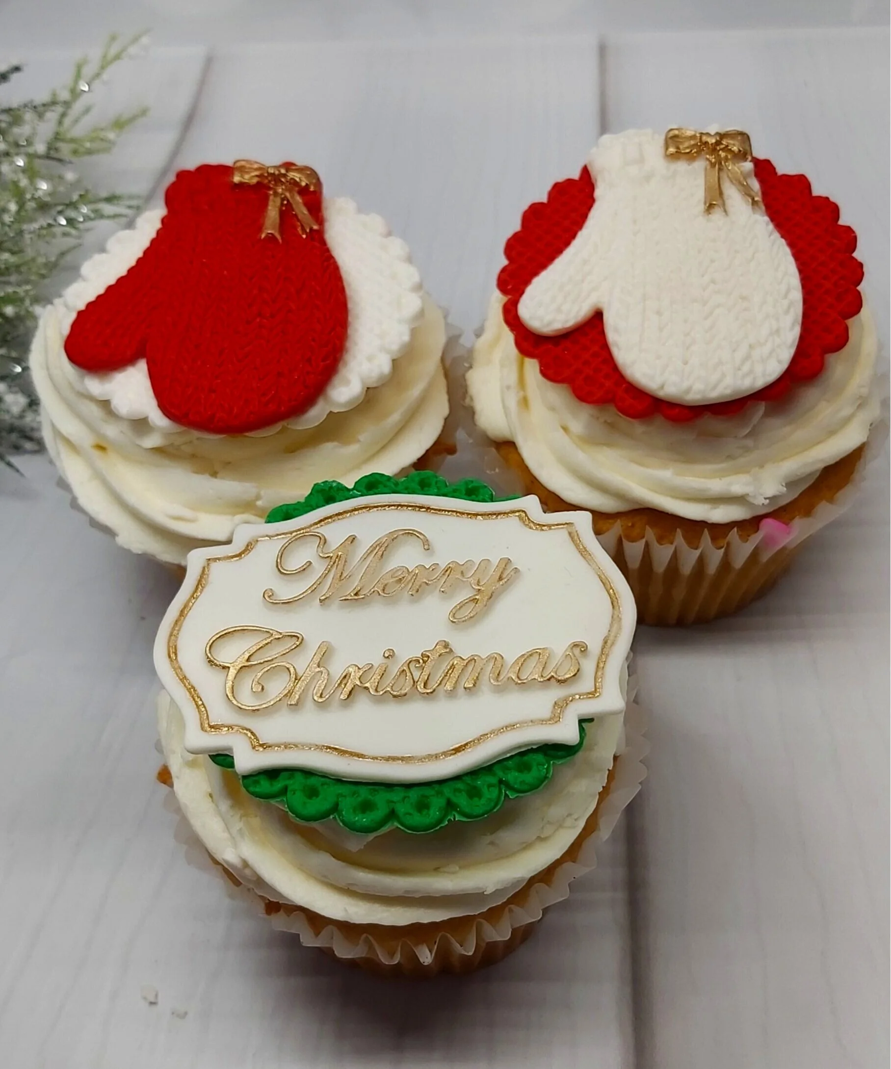 Christmas mitten and plaque cupcake toppers