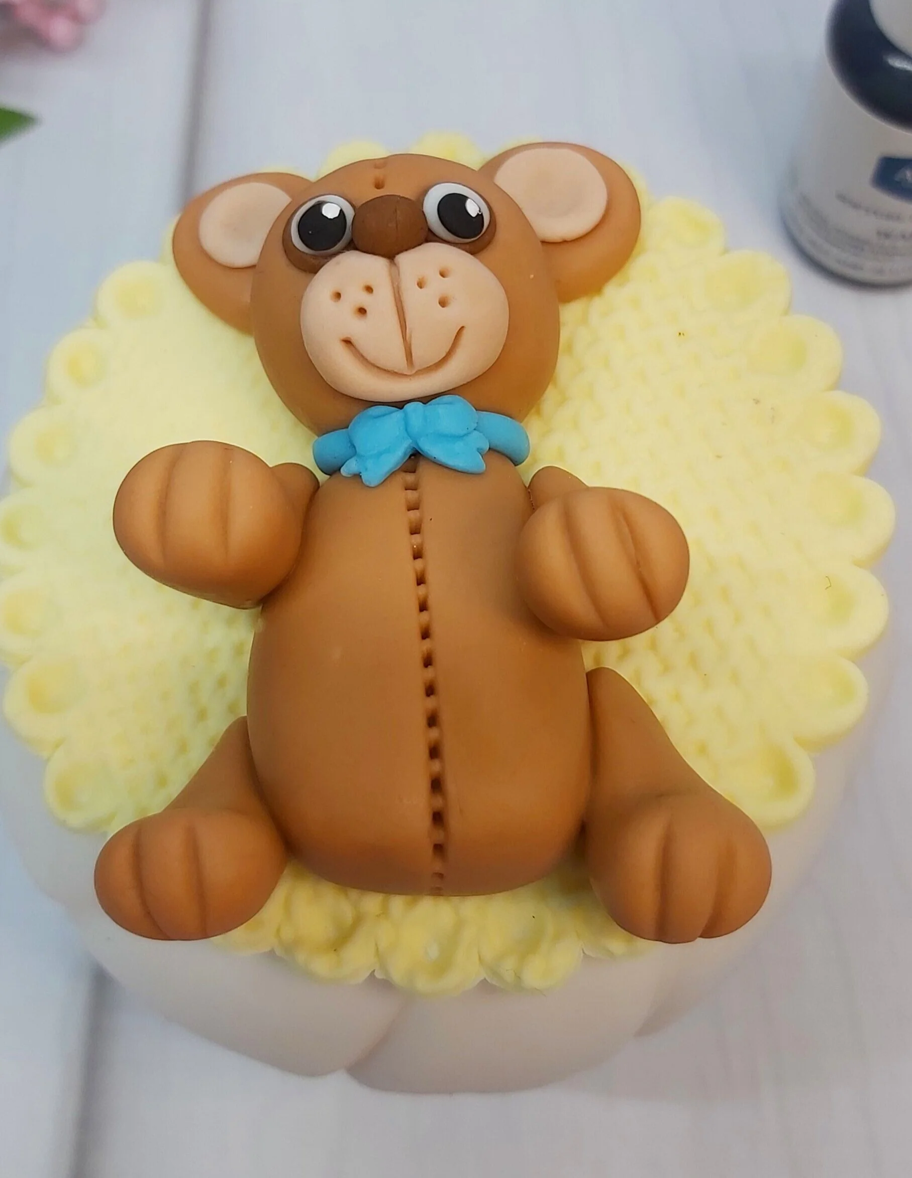 Teddy bear cupcake topper