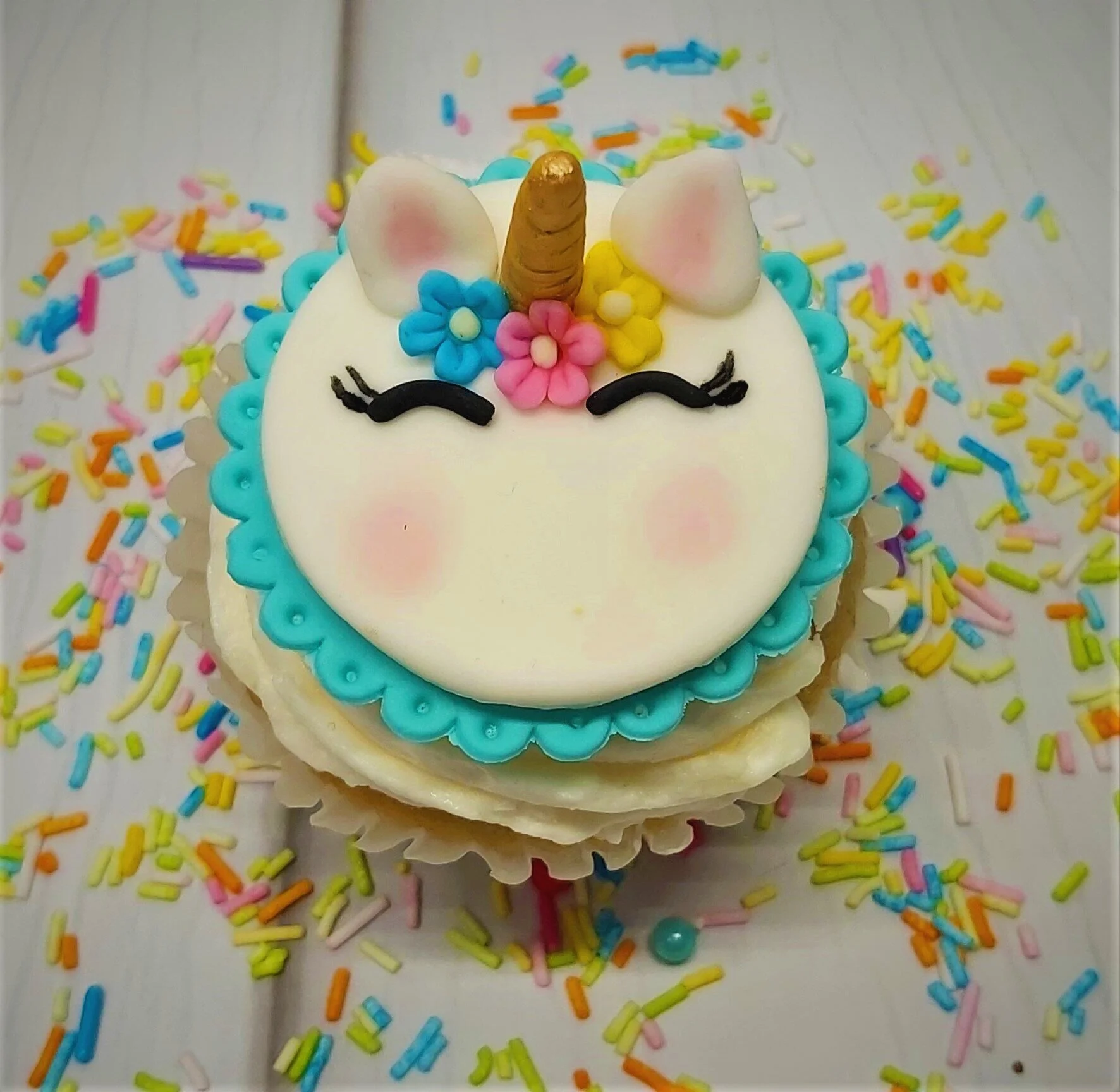 Unicorn cupcake topper