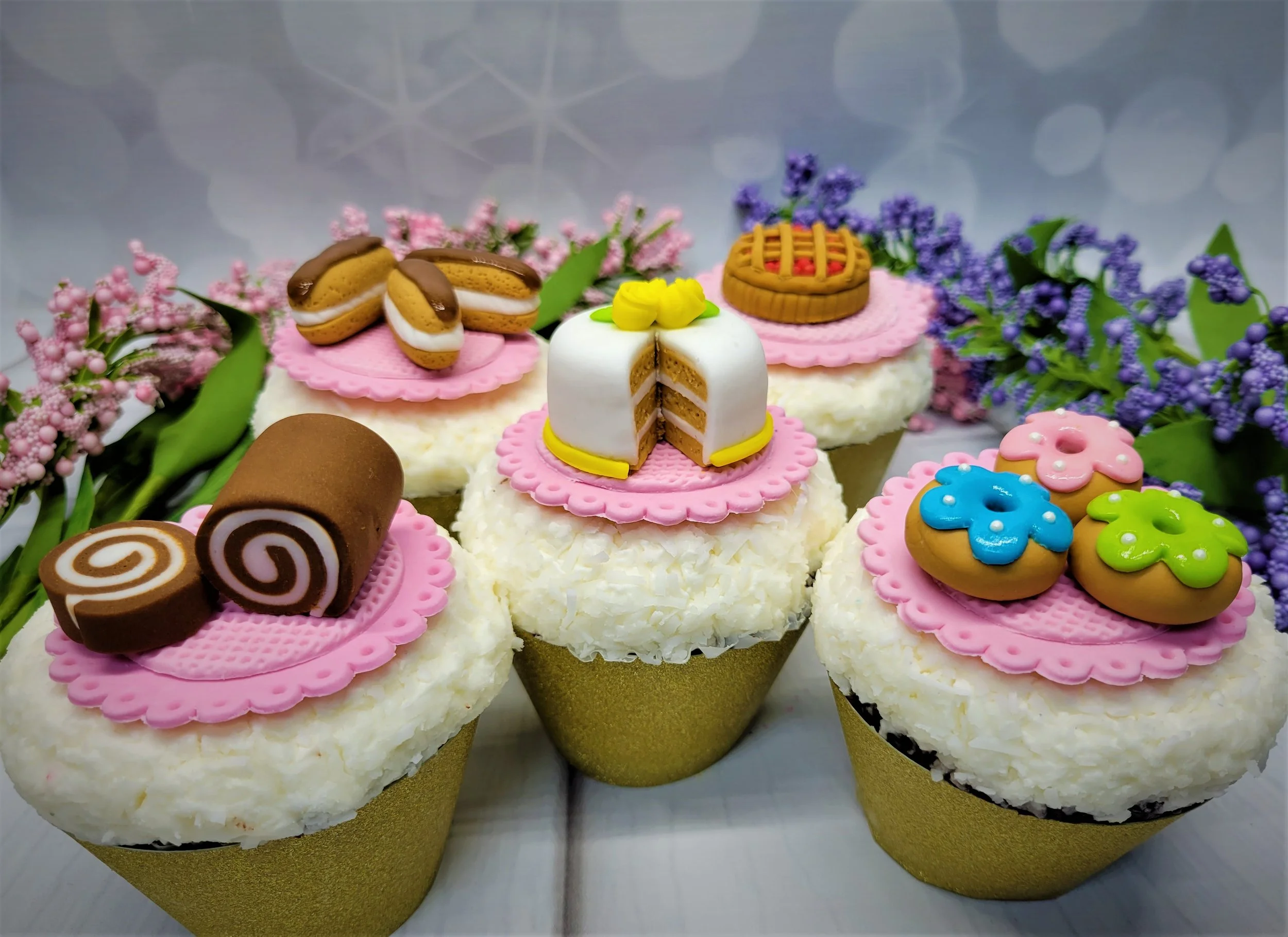 Mini cake & donut cake toppers
