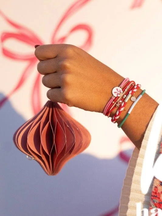 Get ready to stock up before the holidays! ✨ Today is the last day: Spend $500 and get FREE SHIPPING on your @wear_klani order &mdash; the perfect time to fill your shelves with these best-selling hair tie + bracelet sets 💫