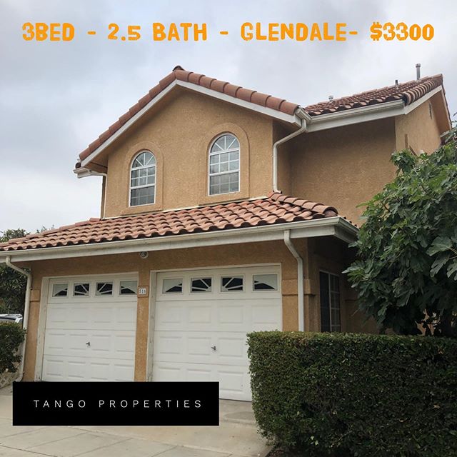 GLENDALE LEASE 🏠 House with 3 bedrooms, 2.5 bath, over 1400 sq ft, private yard and 2 car garage. House has plenty of storage and is ready for a tenant. Contact us today!! #glendalelease #realtor #glendalehouse #tangoproperties #forlease