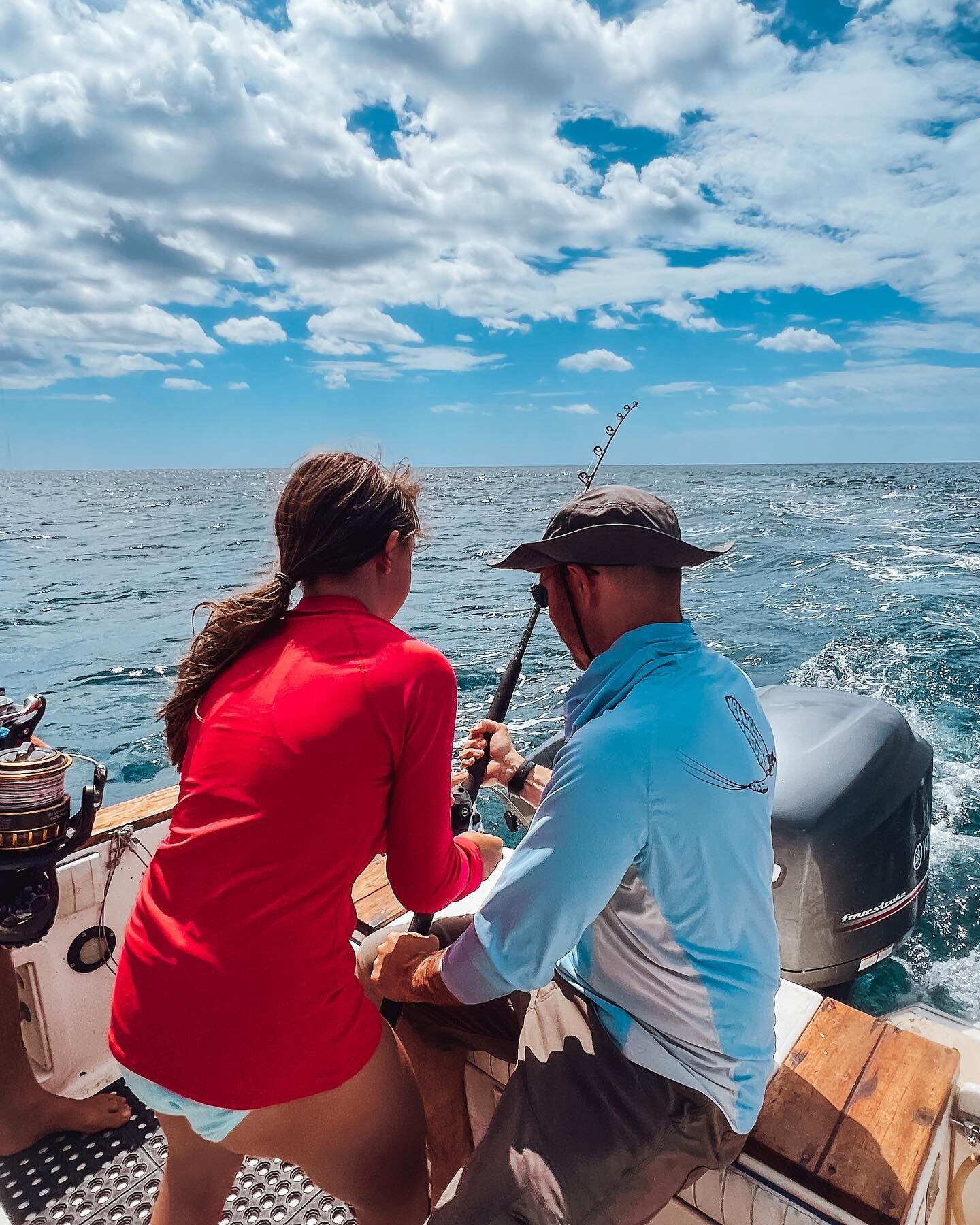 Family time on the Pacific Ocean 🌊 

#fishing #familyfishing #familyvacation #familytrip #familyfriendly #kidsfishing #funtimes #costarica #costaricavacation #pacificocean #sunnyday #fishon