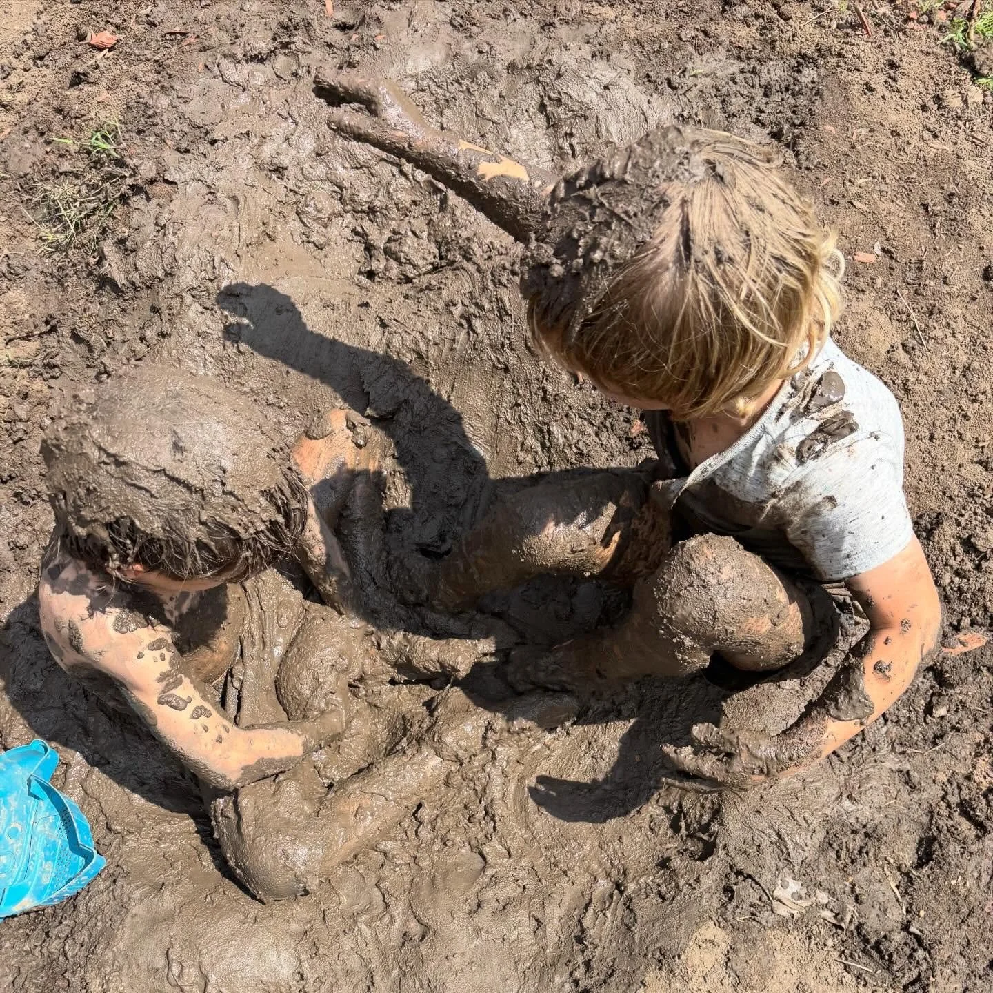 Camouflage. #mudplay #natureplay #wildones #feralkids #wilmothering