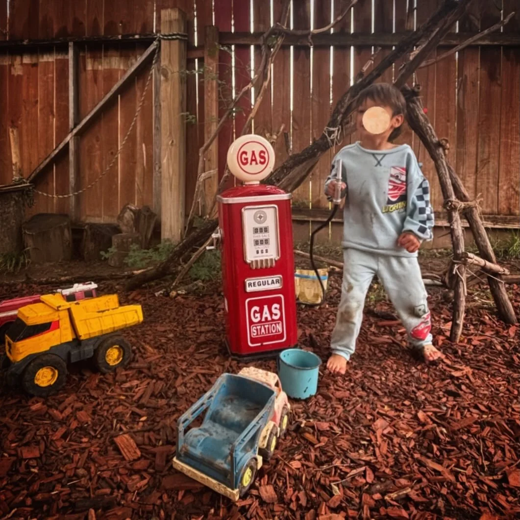 Imaginative play outdoors. #imagnativeplay #outdoorplay #natureplay #naturepreschool