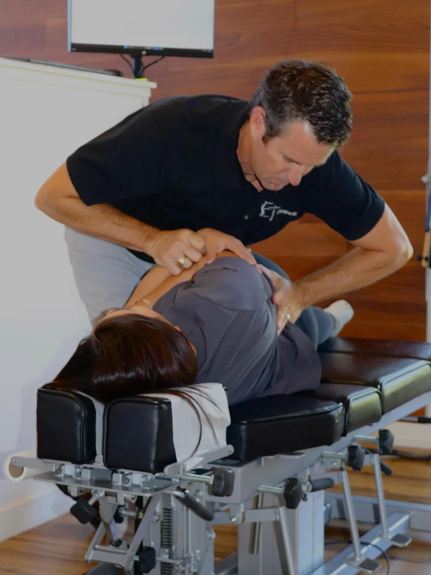 Here&rsquo;s what regular chiropractic care can do for you:
✨ Less pain
🌀 Better movement
💤 Deeper sleep
🌿 Improved immunity
🧠 Mental clarity
⚡ More energy
🤰🏽 Support during pregnancy
👶🏽 Healthier development for kids

It&rsquo;s not just abo