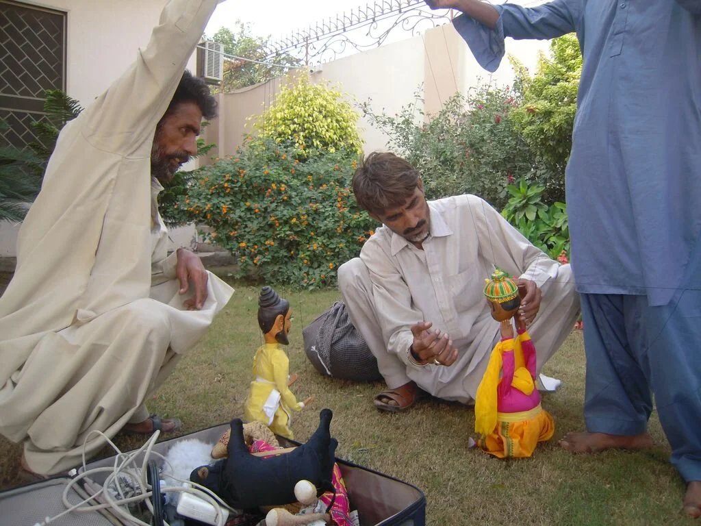 Rehearsing puppeteers