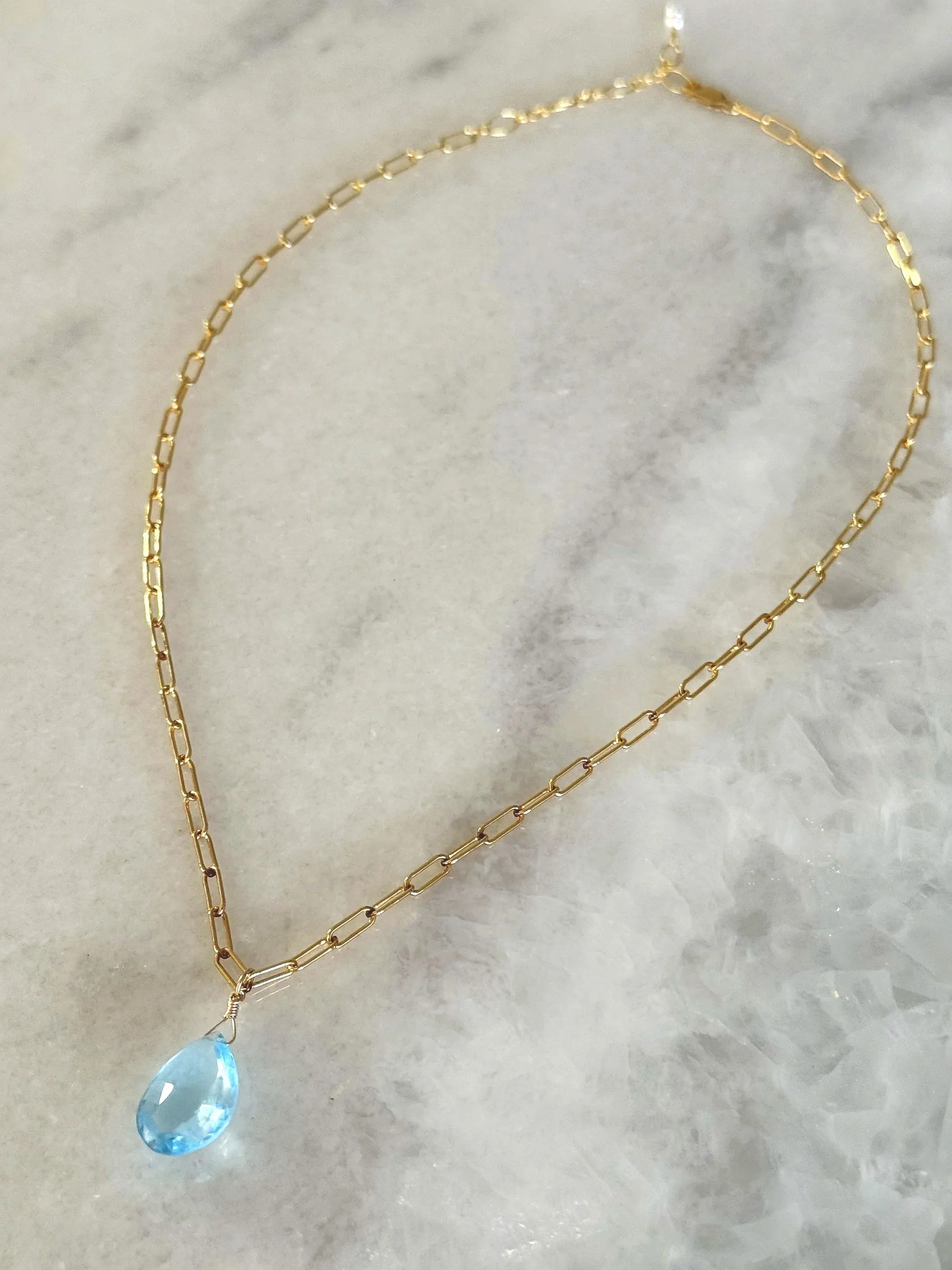Stunning Faceted Aquamarine Gemstone and Gold Paperclip Chain Pendant Necklace