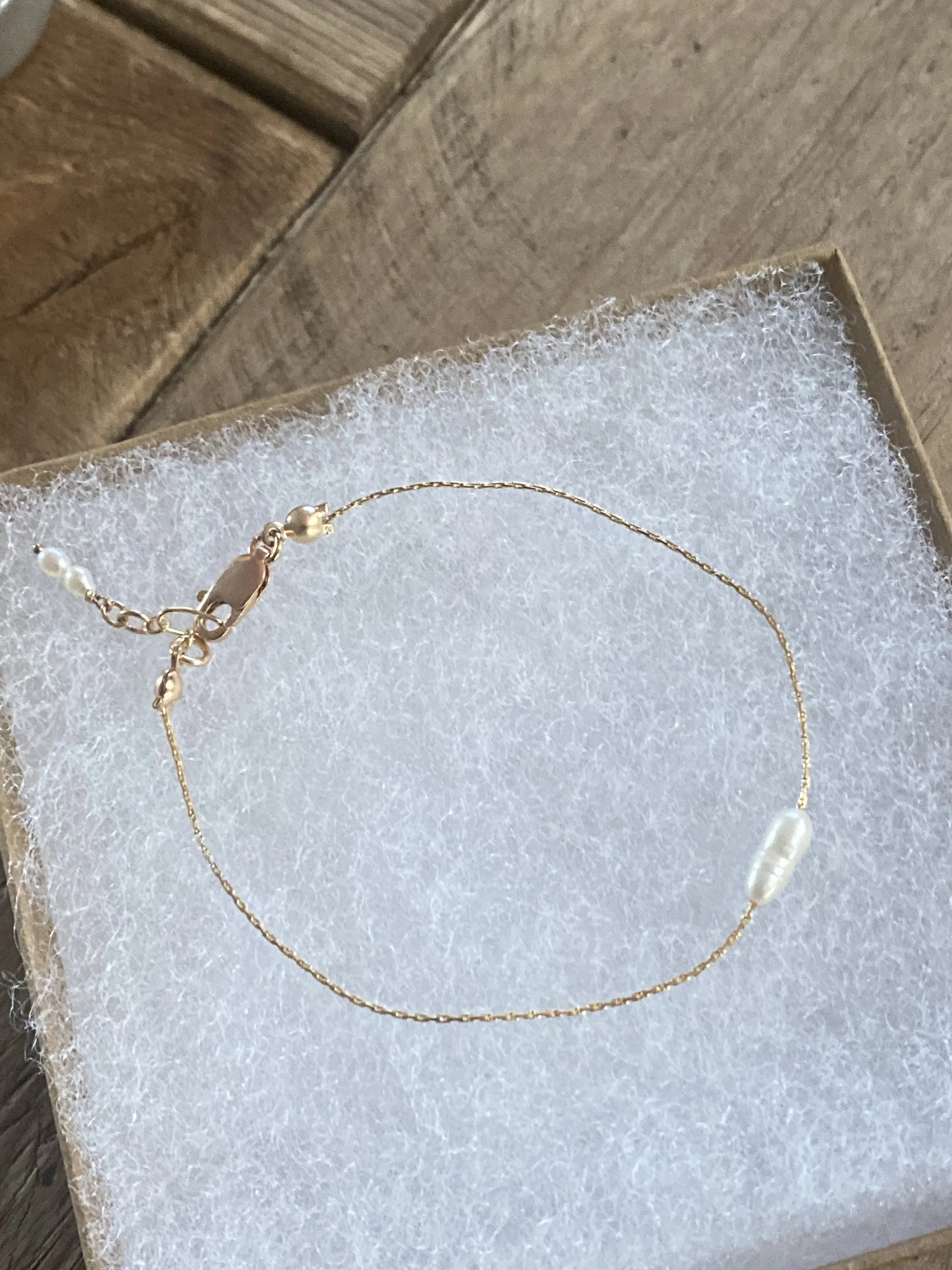 Delicate Freshwater Pearl and Gold Snake Chain Bracelet