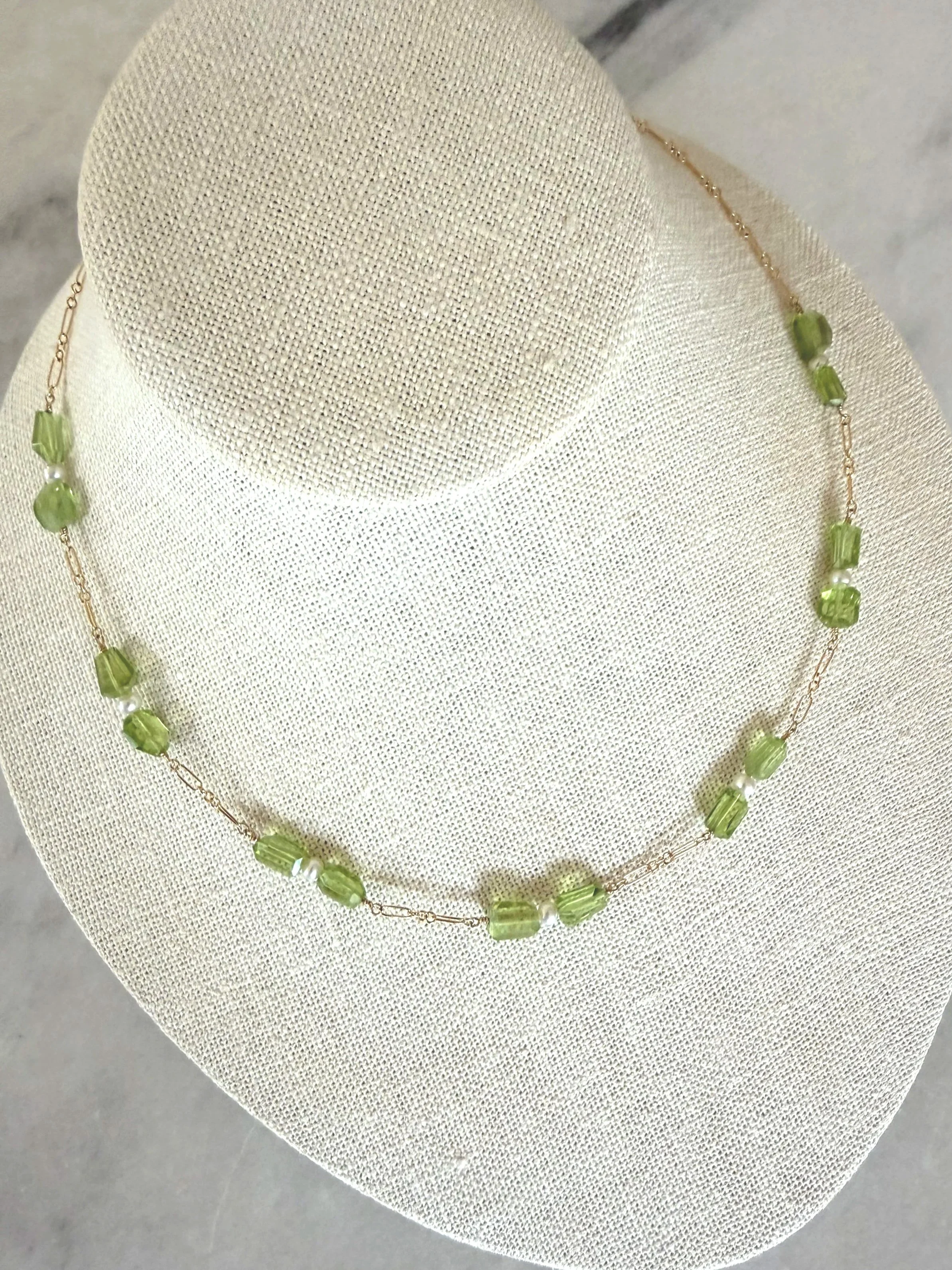 Stunning Peridot & Pearl Link Necklace