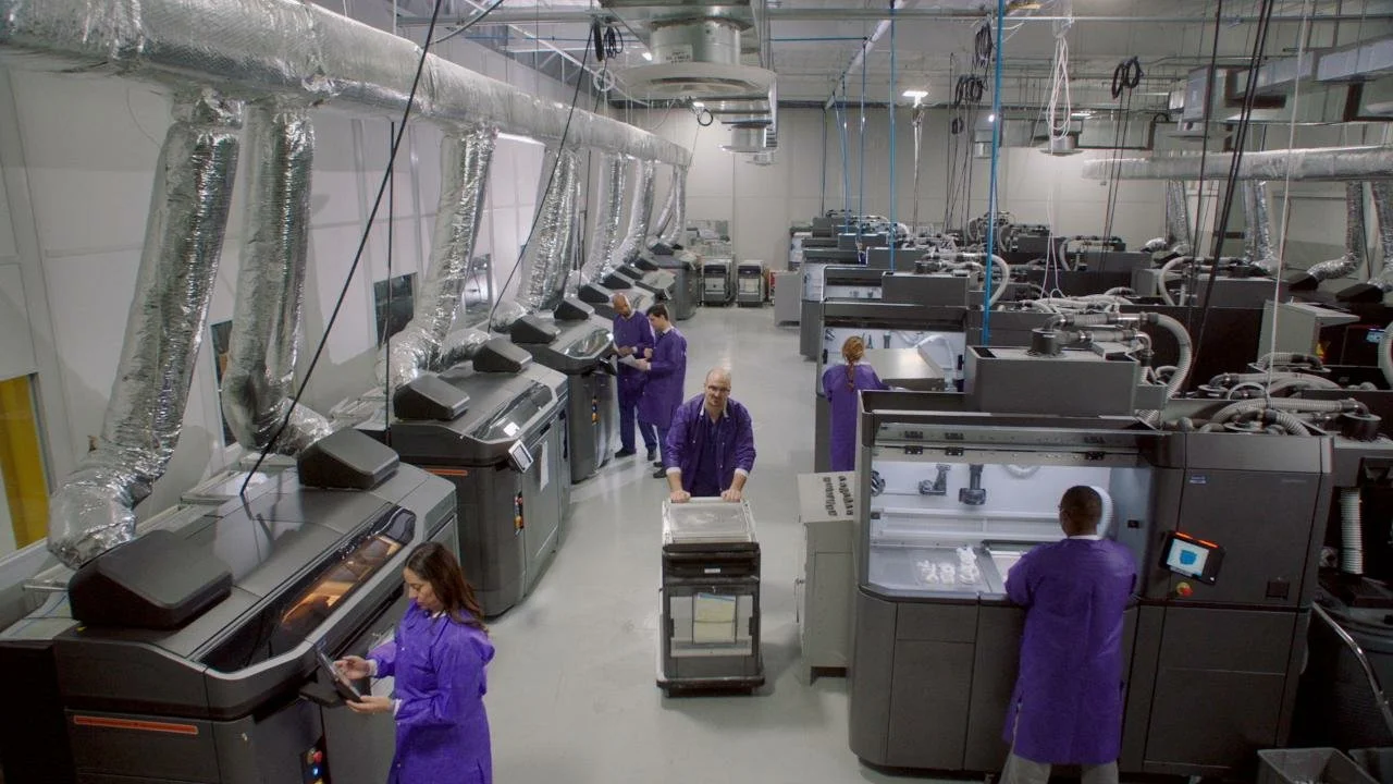 HP 3D MultiJet Fusion printers in Smile Direct Club’s production facilities