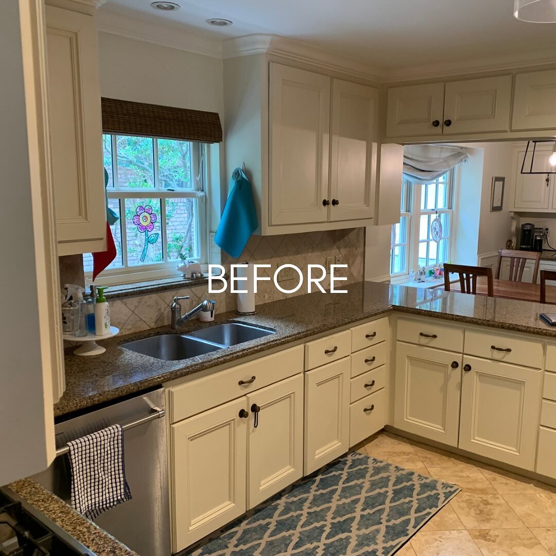 Allow this Memorial-area kitchen to reintroduce itself✨ 

Bright &amp; fresh Houston kitchen remodel featuring beautiful designer touches. Significantly more open and spacious with the removal of the dated overhead cabinet above the kitchen peninsula