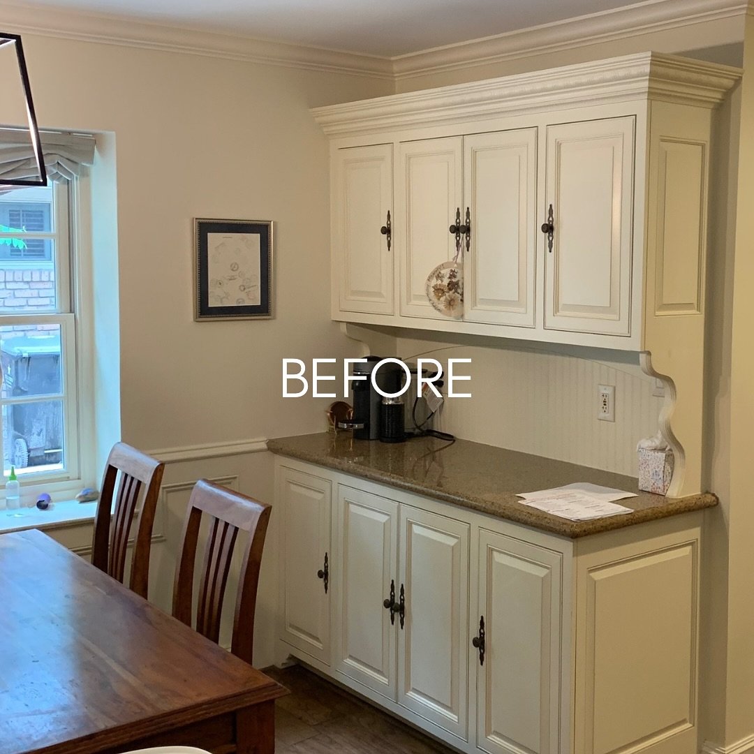 Built-in glow up✨

Swipe to see before &amp; after of this space off our client&rsquo;s memorial-area kitchen. Fresh upgrades and small changes that make all the difference! 

#houstoncontractor #houstonremodel #houstoninteriordesign