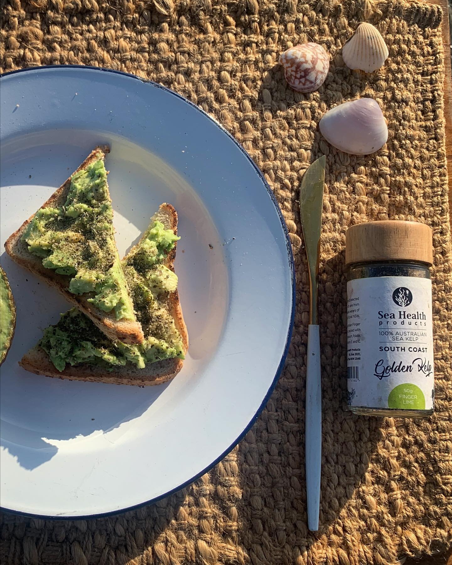 🥑🥒 Try Smashed Avo on toast with Finger Lime Golden Kelp for a zesty new flavour that&rsquo;s trendier than a tik tok breakfast board. 
#🥑
#🥯
#smashedavo
#goldenkelp
#eckloniaradiata 
#seaweed
#seahealth 
#seahealthproducts 
#southcoastnsw 
#shop