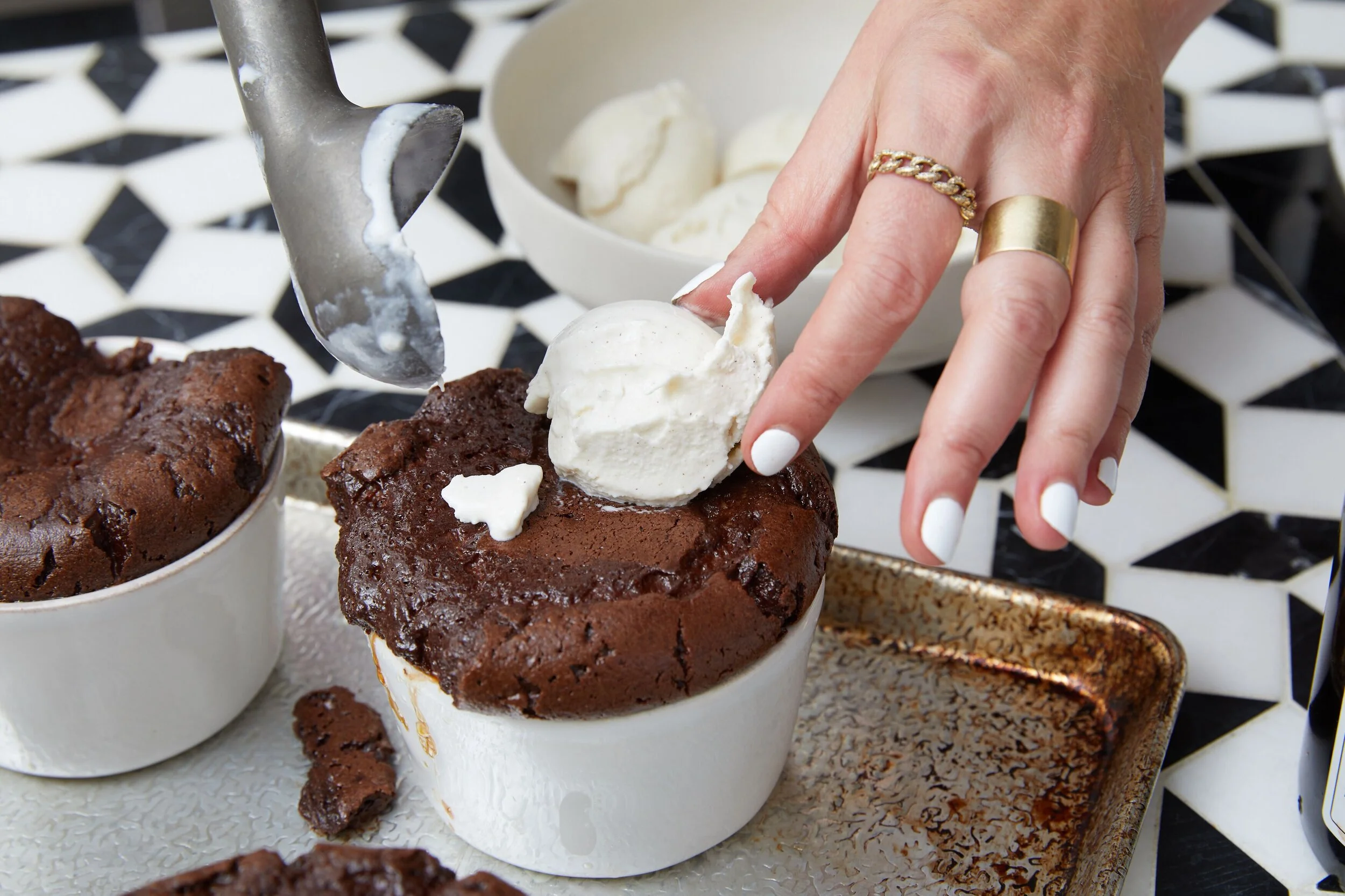 Flourless Chocolate Blender Cakes with Olive Oil and Coconut Milk