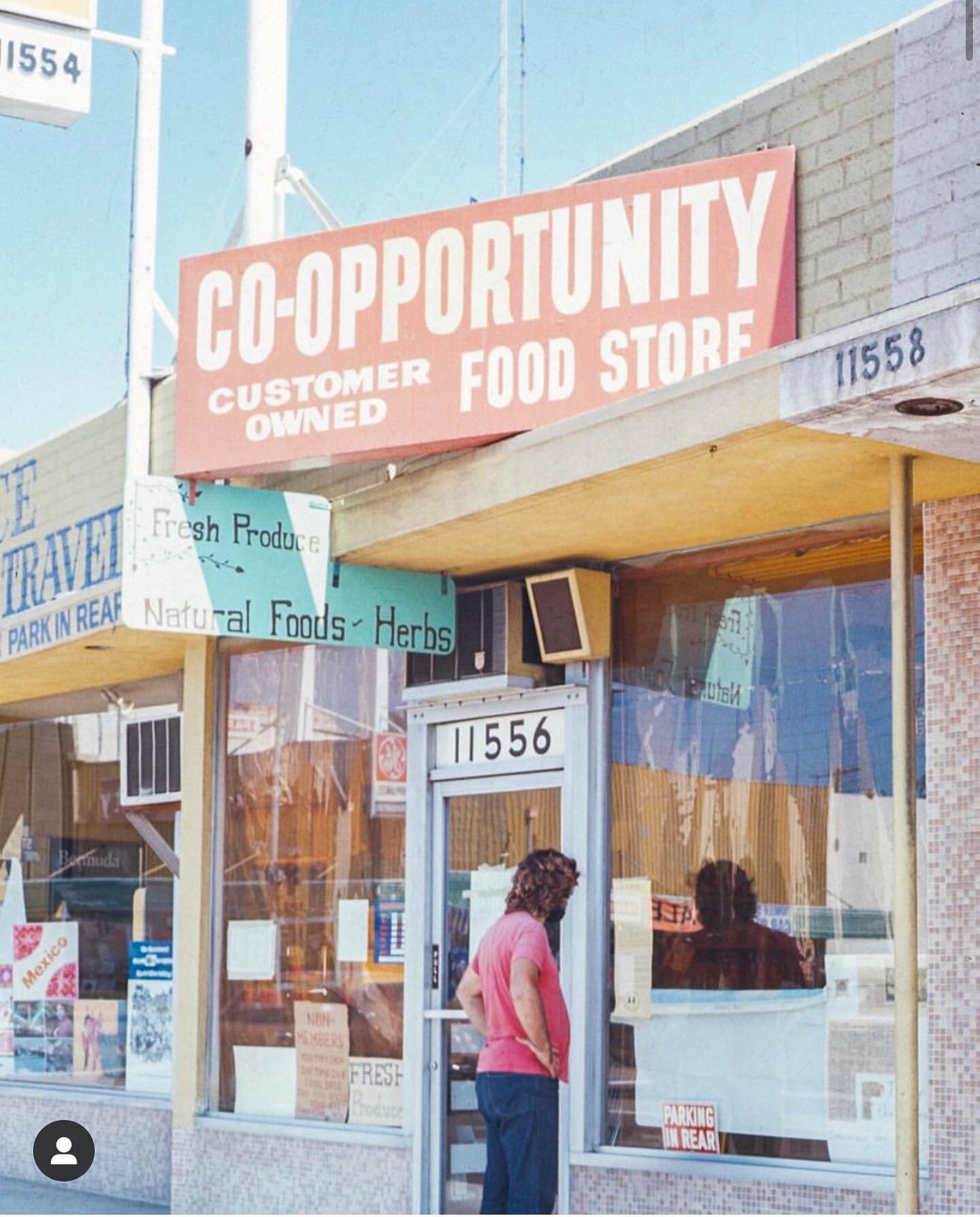 Super proud to say &ldquo;my market&rdquo; is 46 years old, non-corporate and customer-owned, fully organic, loving, kind and old-school. Happy Birthday @coopportunitymarket !! I&rsquo;m grateful for your existence.
💖🙏🍓🥑🍑💖
#santamonica #organic