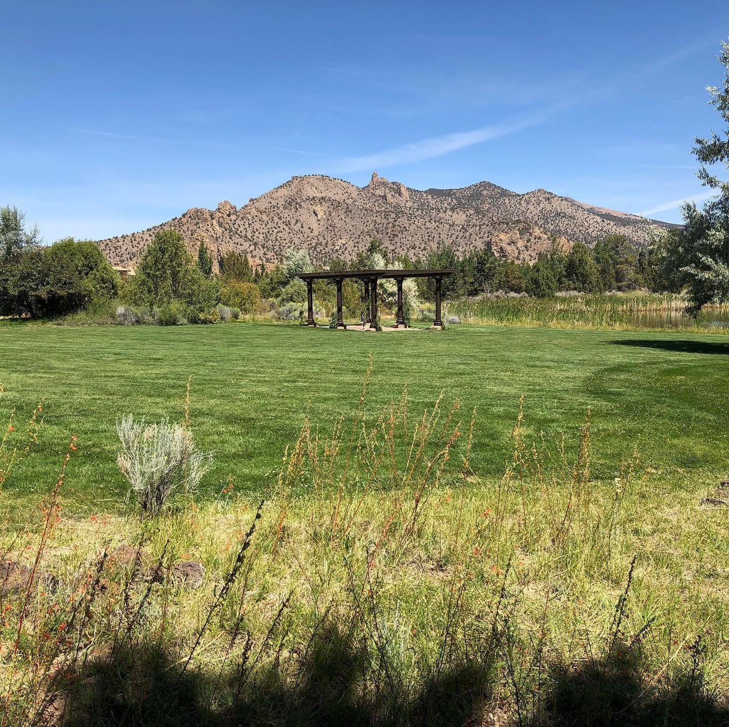 We know how to social distance at #ranchatthecanyons with @14,900 square feet at our outdoor Tuscan Stables venue! #outdooreventvenues #outdoorweddingvenue