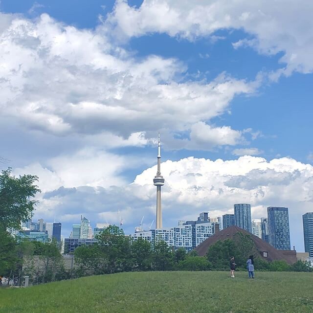 Toronto skyline.

#torontoskyline #tower #bigsky #cityscape