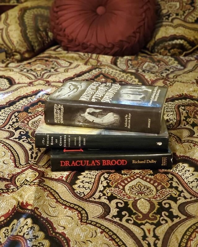 One nice thing about this terrible quarantine is when books I bought online weeks (months?) ago start showing up at random. It's like Christmas morning!

#bookcollector #booksofinstagram #booksofinstagram #quarantinereading #gothicliterature #GhostSt