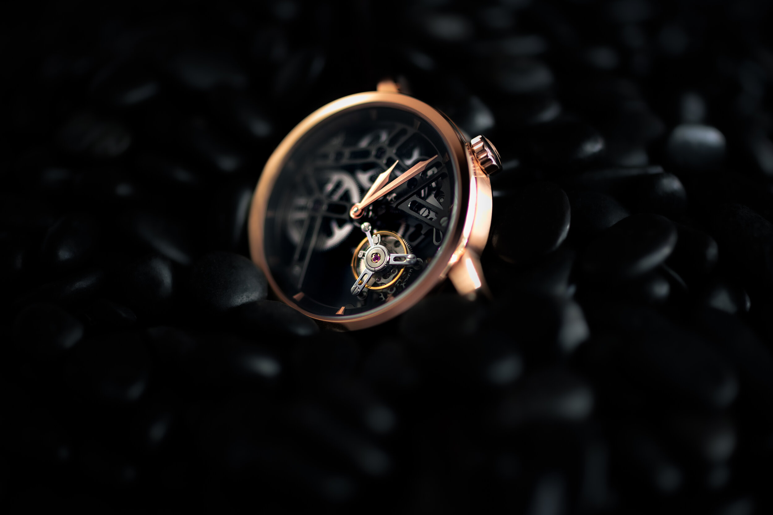 Patrik_Monevi_Tourbillon_Pebbles_Rose-Gold_Side.jpg