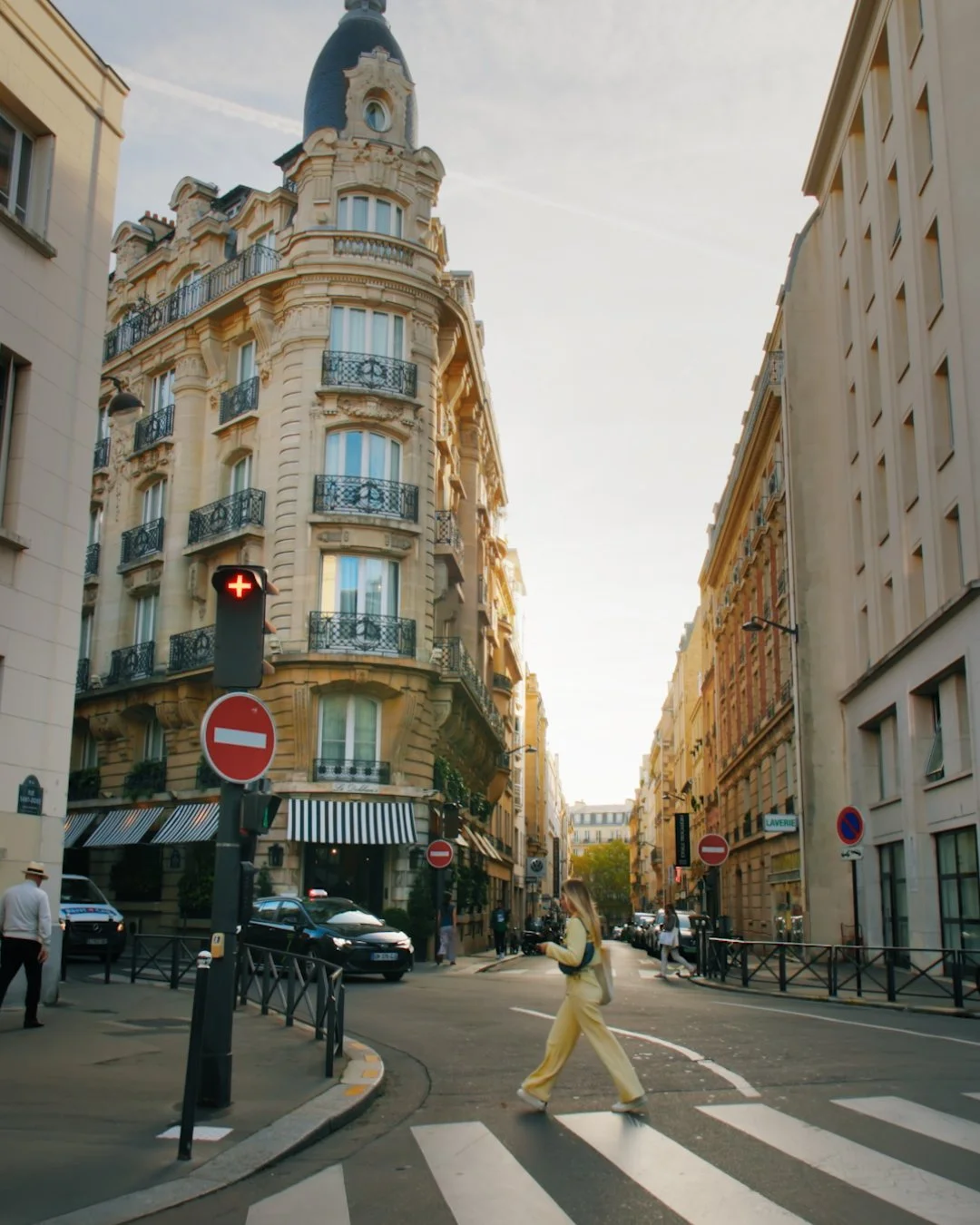 Samuel-and-Sons_Moving Images_Bagatelle_4x5_Street-1_ProRes422HQ.mov.00_00_05_28.Still001.jpg