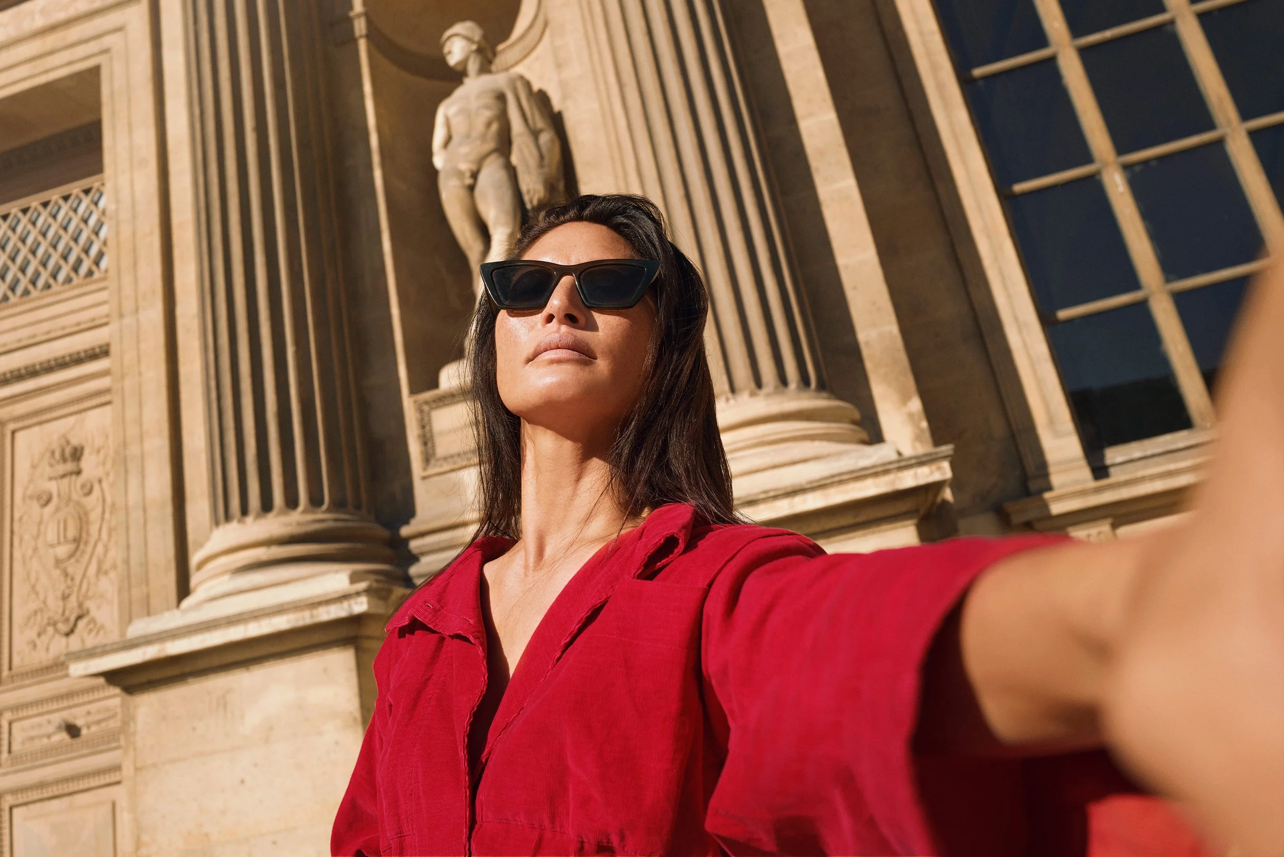 L1001213_v2_Selfies in Paris with Li_JaimeeGong_small.jpg