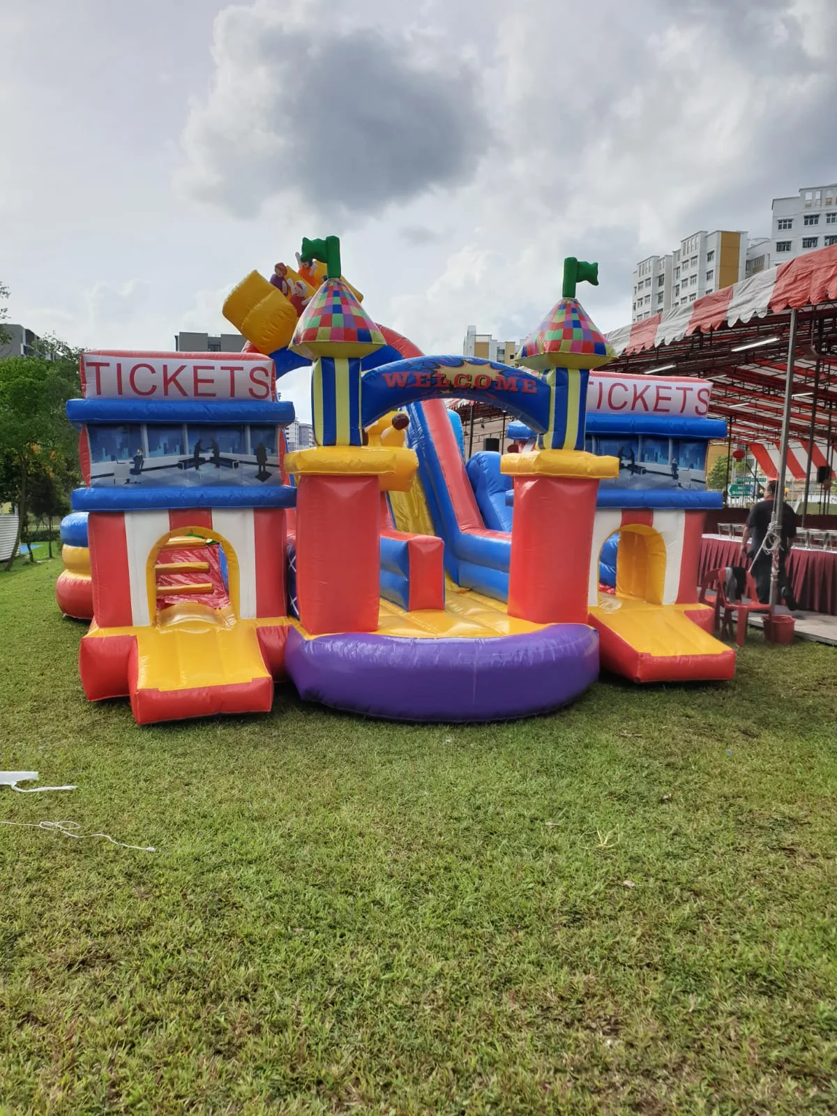 huge-bouncy-castle-rental.jpg