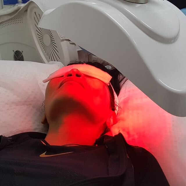 Red light anti-aging for a youthful skin
Embrace a fresher, smoother and younger look #beautytalksnz 
Book online now 🌐 www.beautytalks.co.nz ☎️ 021-679-879
📧 btnzltd@gmail.com