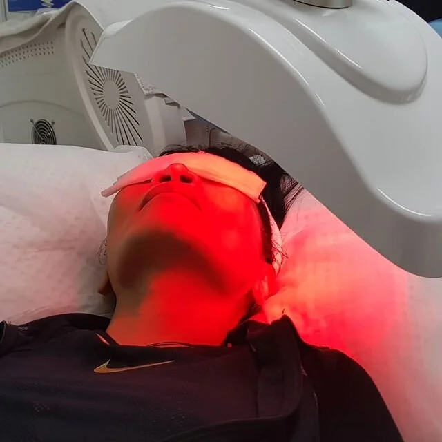 Red light anti-aging for a youthful skin
Embrace a fresher, smoother and younger look #beautytalksnz 
Book online now 🌐 www.beautytalks.co.nz ☎️ 021-679-879
📧 btnzltd@gmail.com