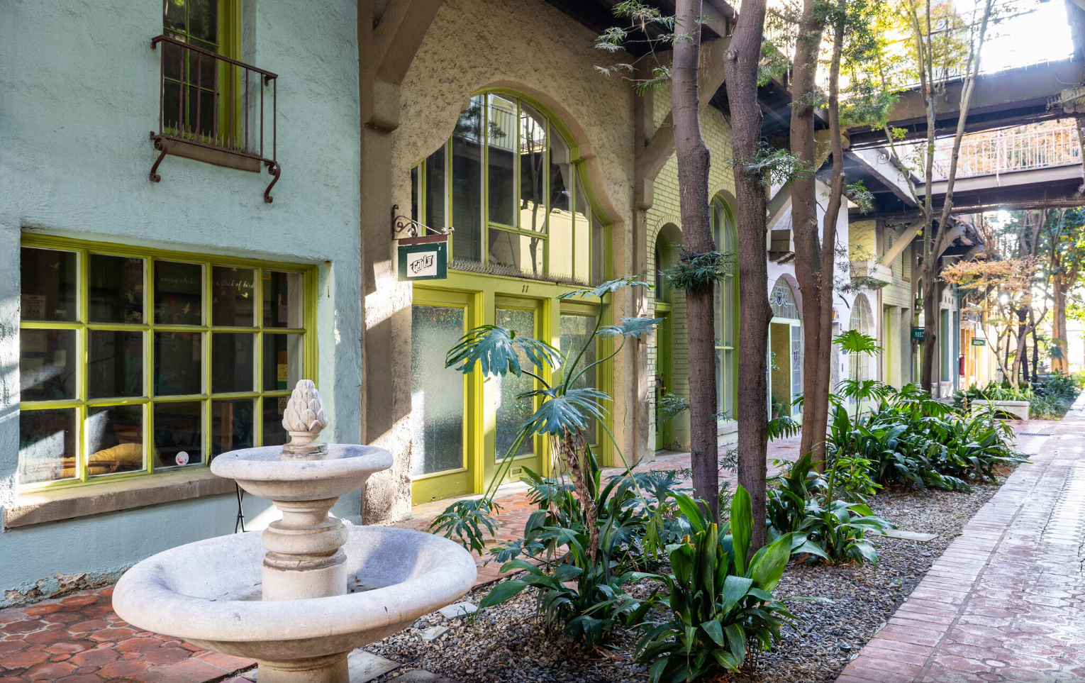 GRANADA COURTYARD