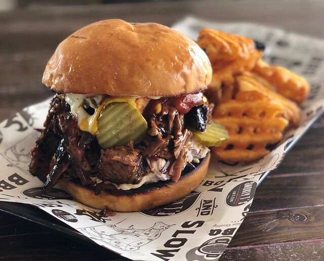 𝕿𝖍𝖊 𝖕𝖊𝖔𝖕𝖑𝖊&rsquo;𝖘 𝖈𝖍𝖔𝖎𝖈𝖊🔥
#BRISKET #BURGER
.
.
.
.

#bbq #foodporn #meatsweats #texasbbq #foodblogger #christchurchfood #nzbbq #smokeyts #realfood #grillingfools #radarhillsmokers #bbqlife #smokedmeat #meatstock #nzfood #christchurc