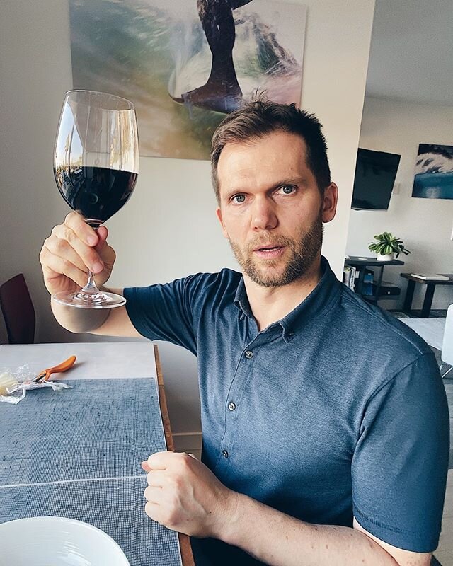 Cheers to this hunk sipping on a memorable 2001 Amarone! 😘🍷🥳 Happy birthday Gigiiiii!