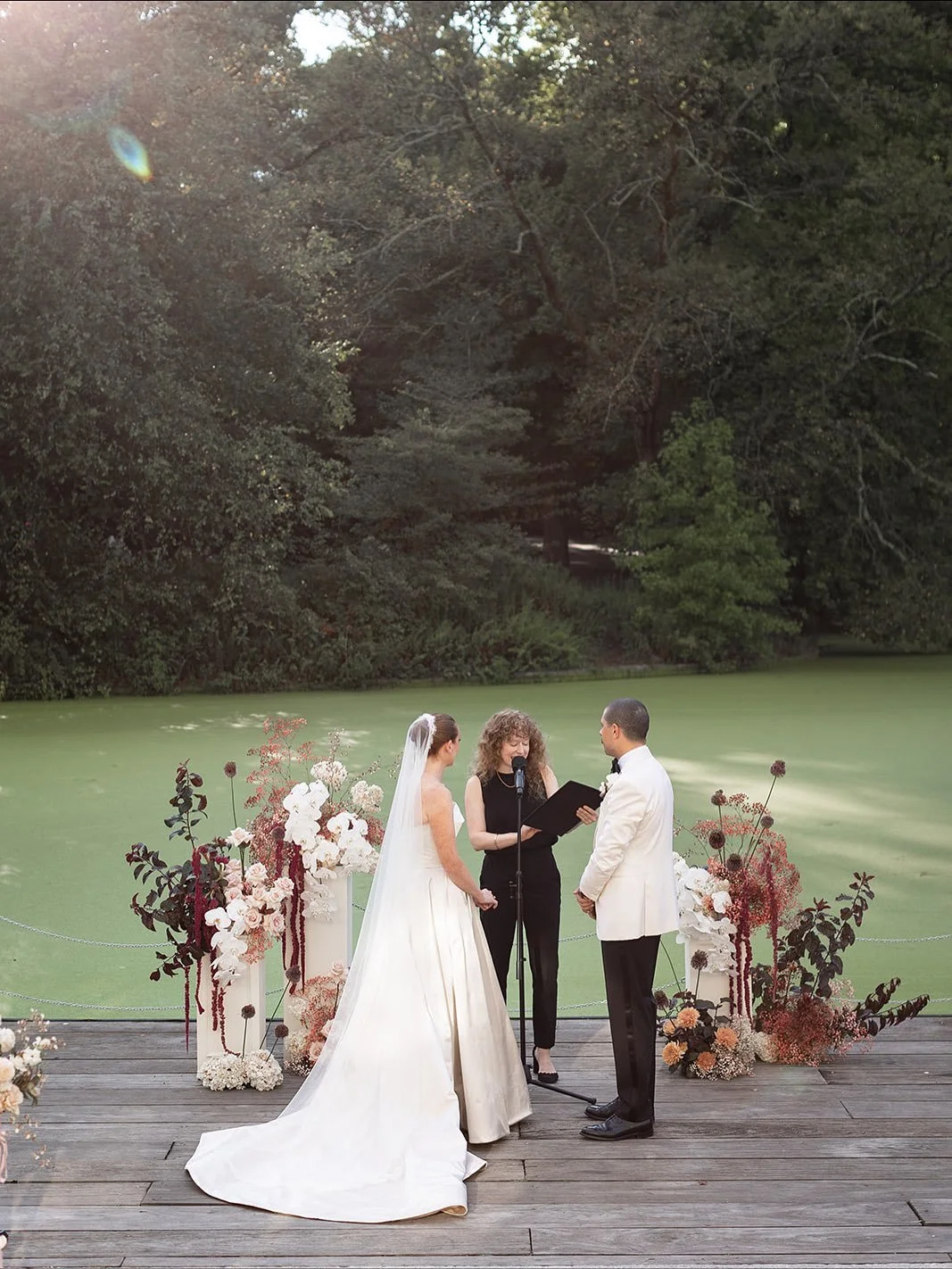 Can&rsquo;t stop staring these dazzling moments captured by so so talented @giannaleofalcon 🤍
It was such an honor to be a part of this romantic day with the amazing team! 

Photographer | @giannaleofalcon 
Venue | @purslaneattheboathouse 
Florals |