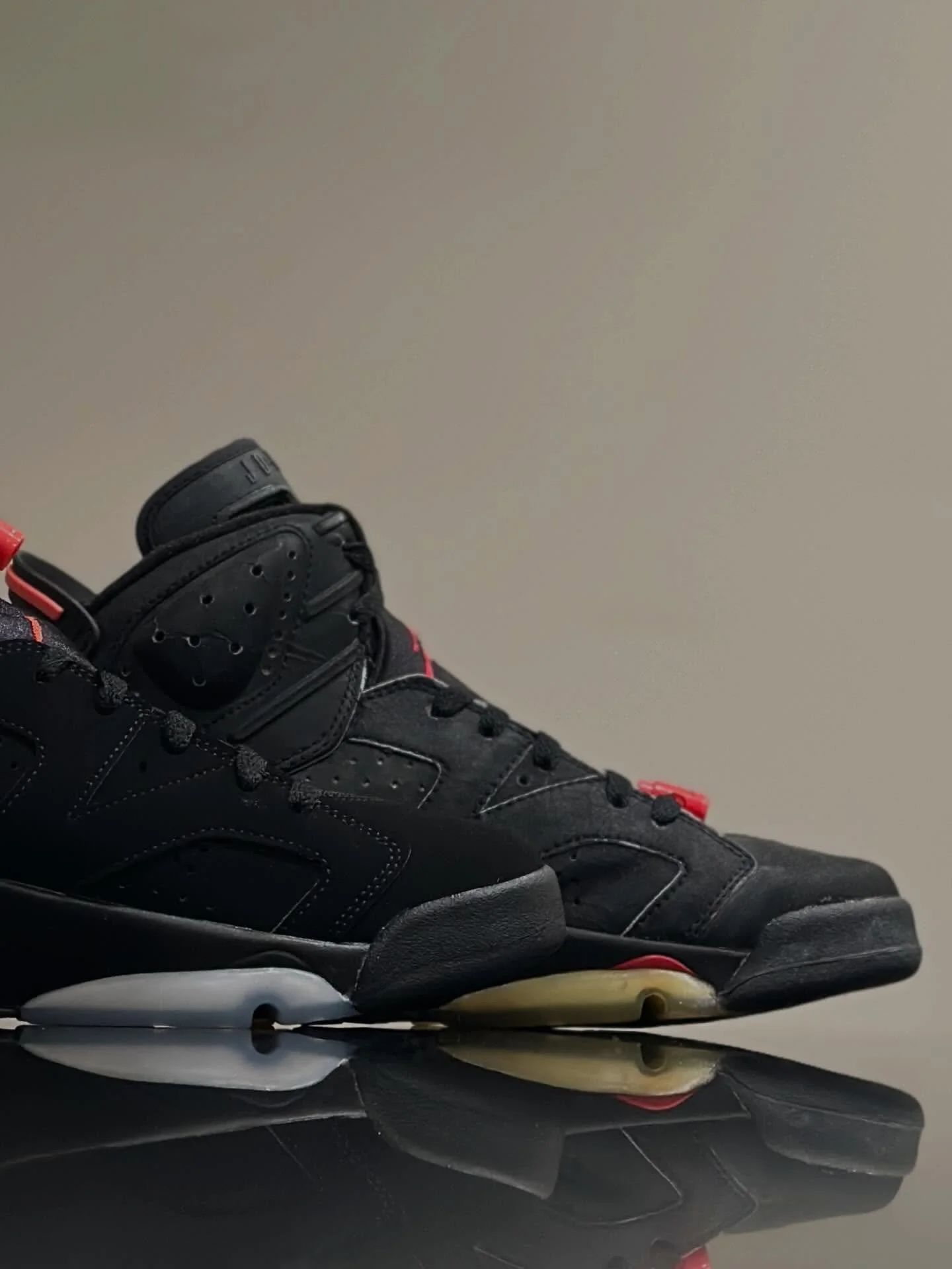 #MJMONDAYS
&bull;
&ldquo;It&rsquo;s the little differences. I mean, they got the same s**t over there they got here, but, it&rsquo;s just, just, there it&rsquo;s a little different.&rdquo;
&bull;
35 years of arguably the greatest Air Jordan model of 