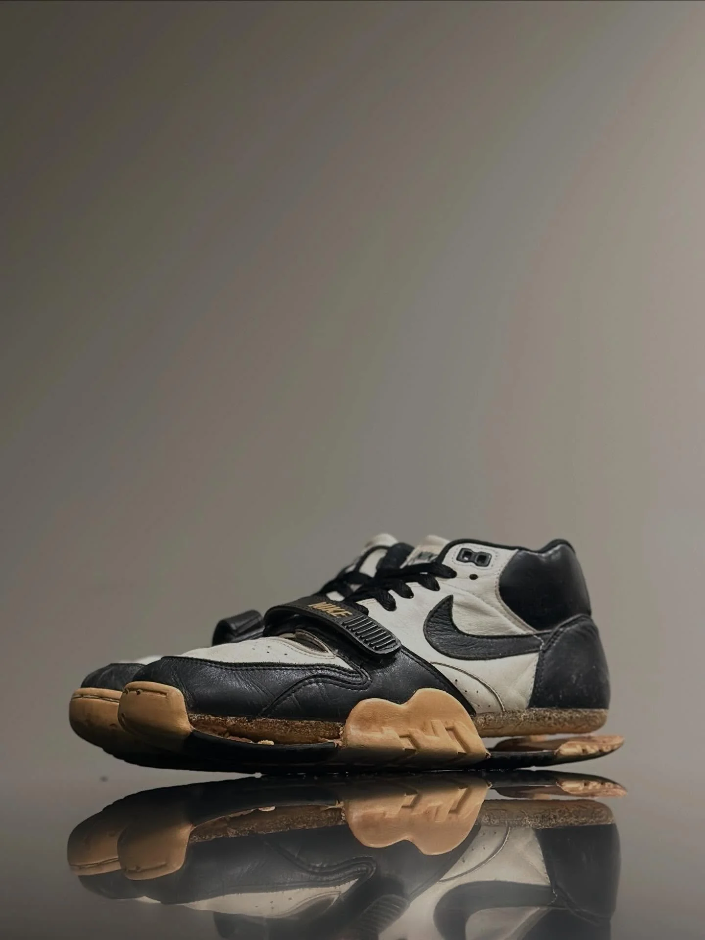 #TRAINERTUESDAY
&bull;
On Tuesdays we talk Trainers.
&bull;
This is one of the rarest, if not THE rarest 1988 Air Trainer High colorway. I&rsquo;ll admit that I didn&rsquo;t even know it existed until @j_trainer_iii shot over a &ldquo;today years old