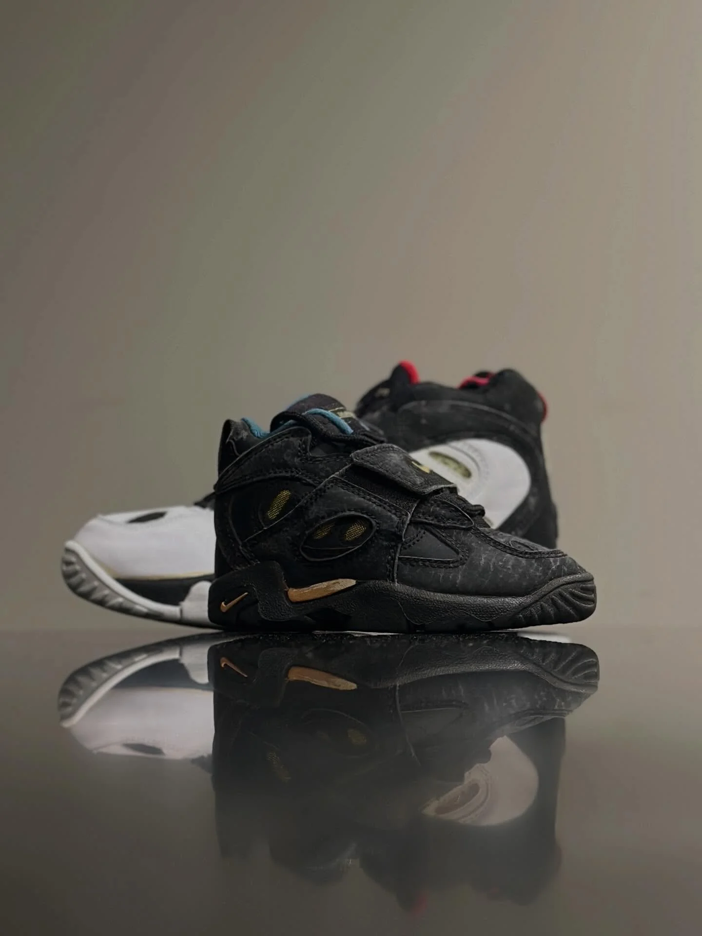 The Air Diamond Turf II
&bull;
When others are talking about Practice, these were taking about Playoffs. The reemergence of the Diamond Turf series is a welcomed sight. With the lead up to Super Bowl 60 in San Francisco, and @deionsanders direct conn