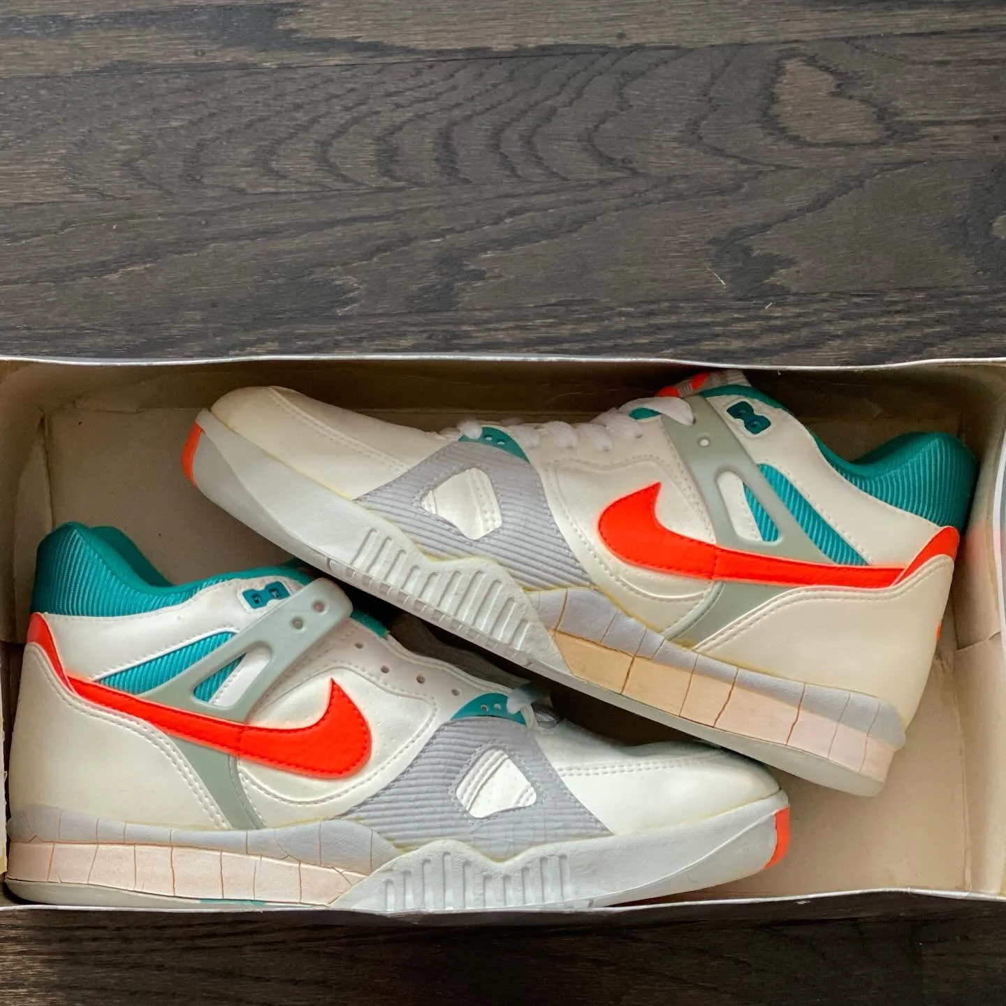 @agassi wore these.
&bull;
John McEnroe wore those.
&bull;
Air Tech Challenge (1) 1988
&bull;
Preservation. Preserve the stories. Preserve the history. Spread the knowledge. Create Community. Strengthen the Culture. Continue the Conversation. Come fo