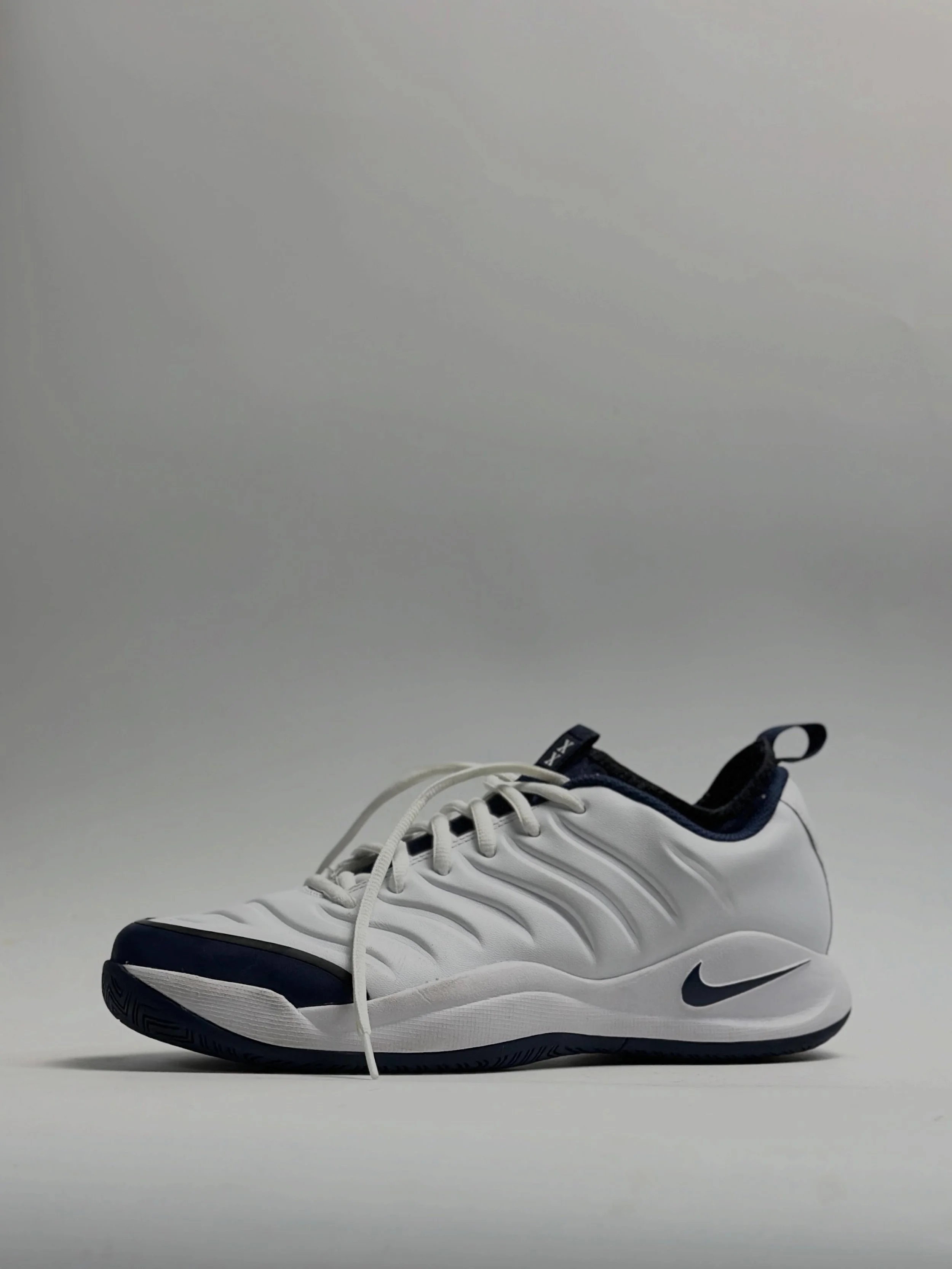 Pete Sampras never won a French Open.
&bull;
Still a great tennis shoe. Still a great tennis player.
&bull;
Air Oscillate XX