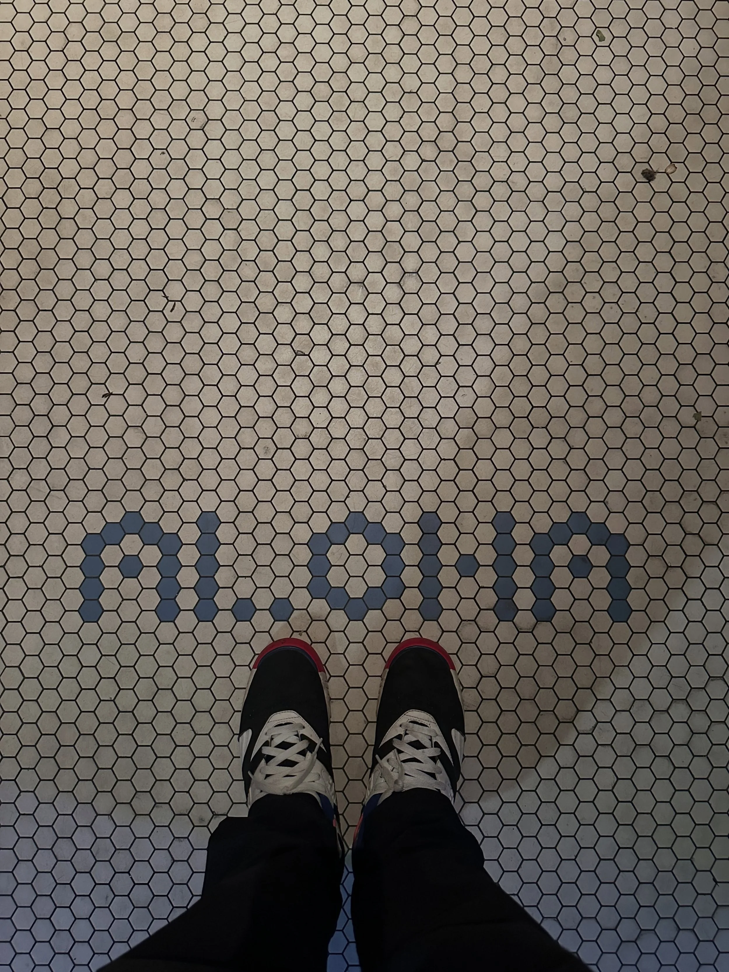 A little bit of ALOHA goes a long way. Go out and ALOHA somebody today.
&bull;
#getjag
#alohafloorselfie
#ALOHAFRIDAY